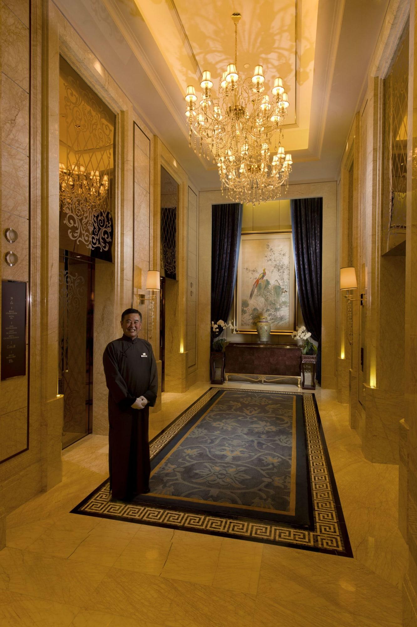 Vista Lobby Conrad Dalian