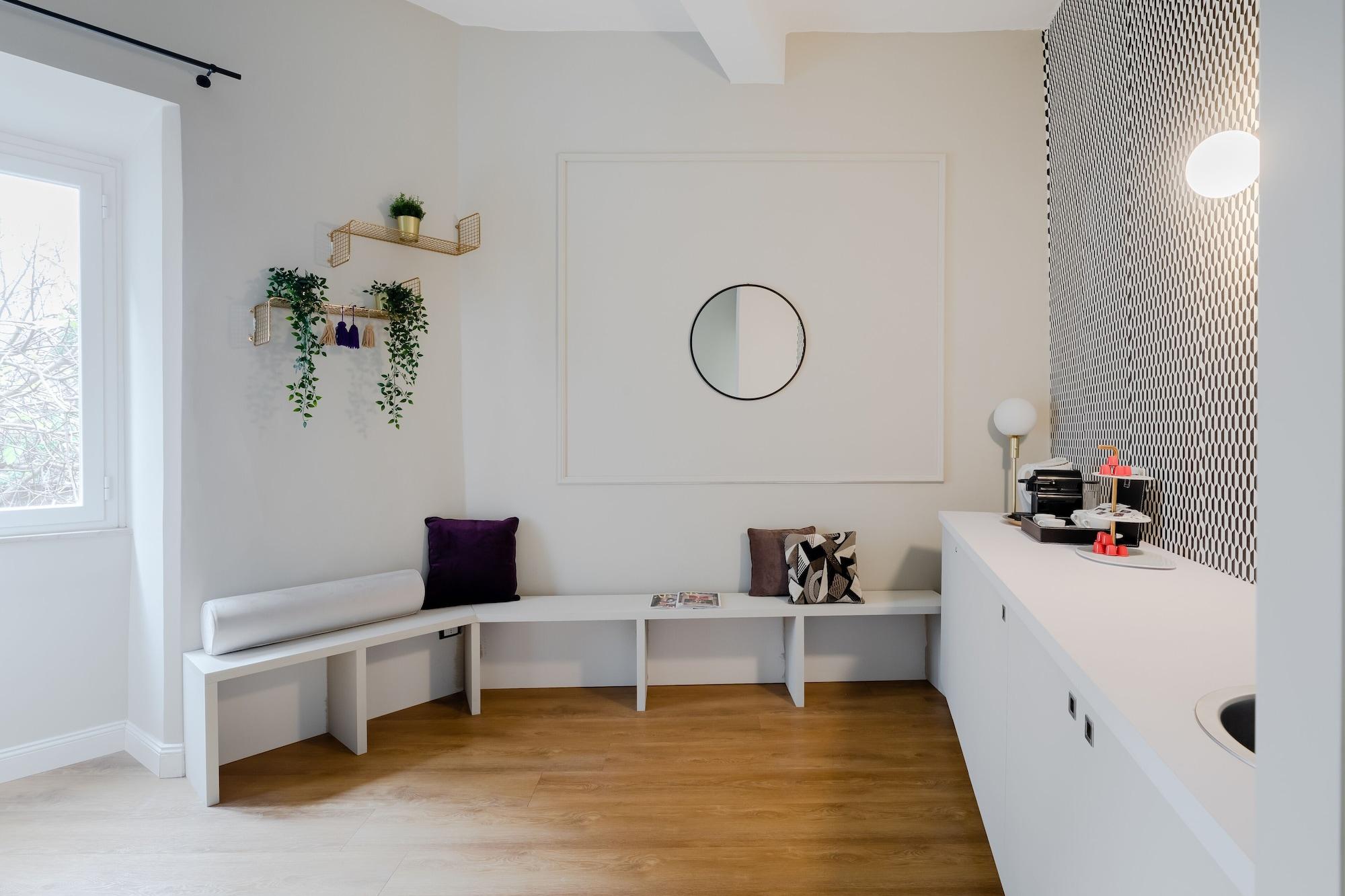 Vista Lobby Suites by Chloe