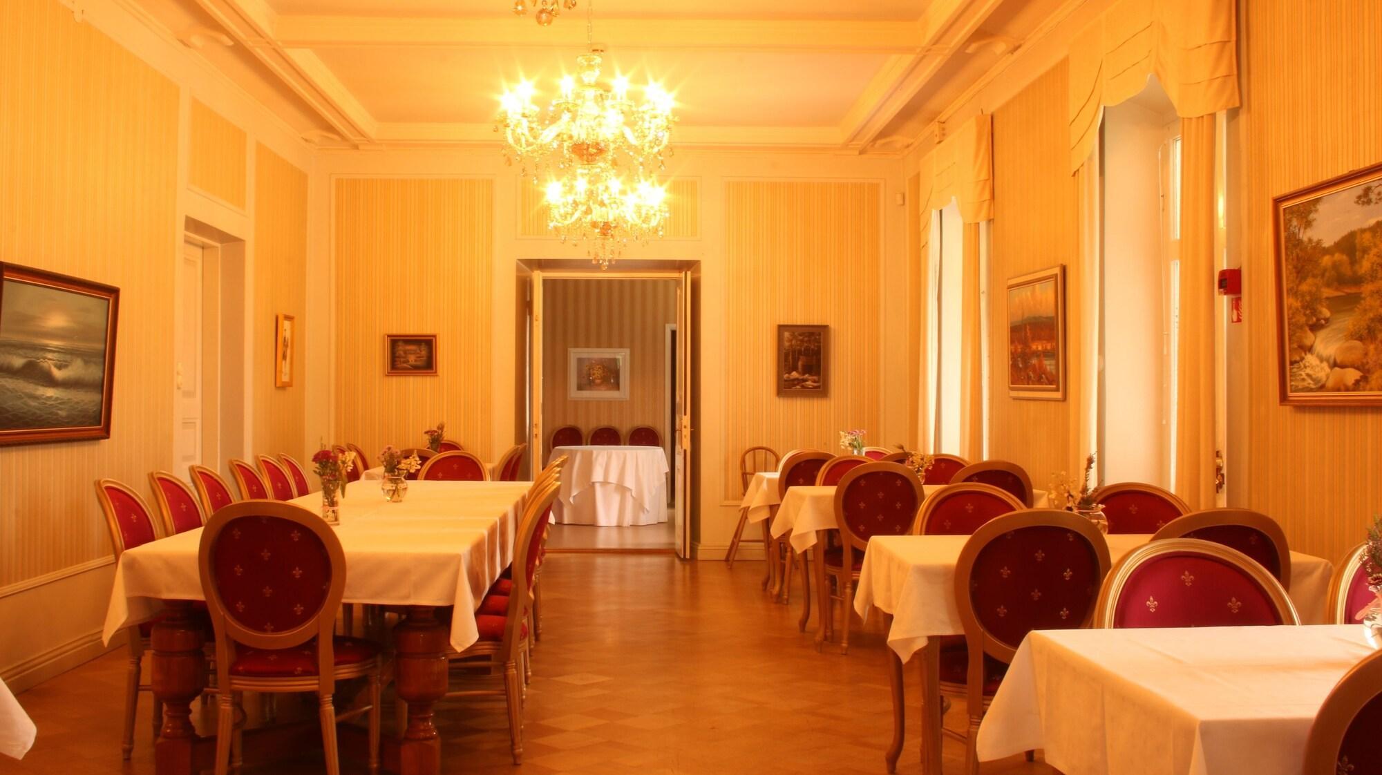 Restaurant Kartanohotelli Karhulan Hovi