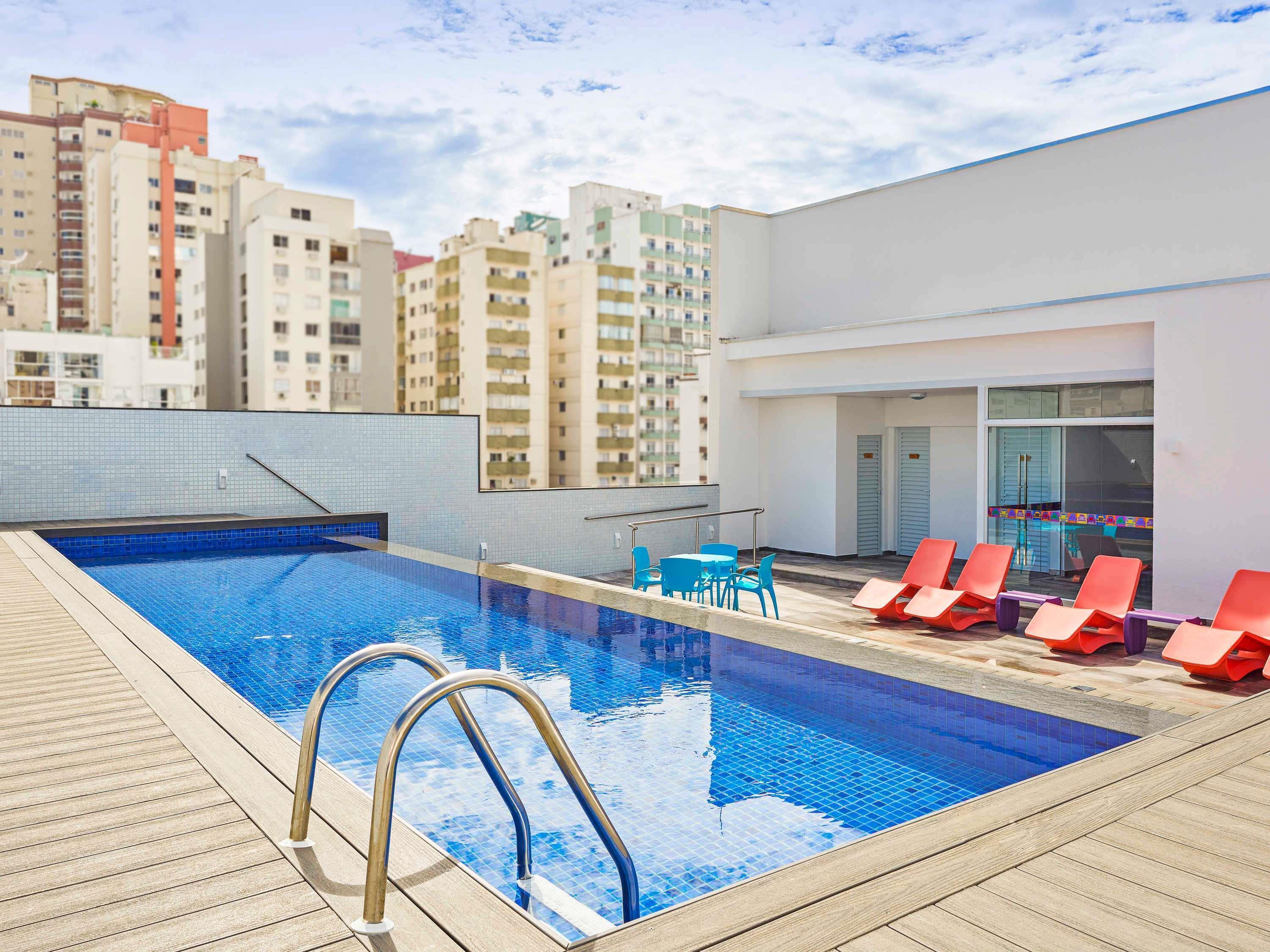 Vista Exterior ibis Styles Balneario Camboriu