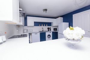 Alquiler Vacacional - Tremendous 5-bedroom house in charming Corby for your getaway