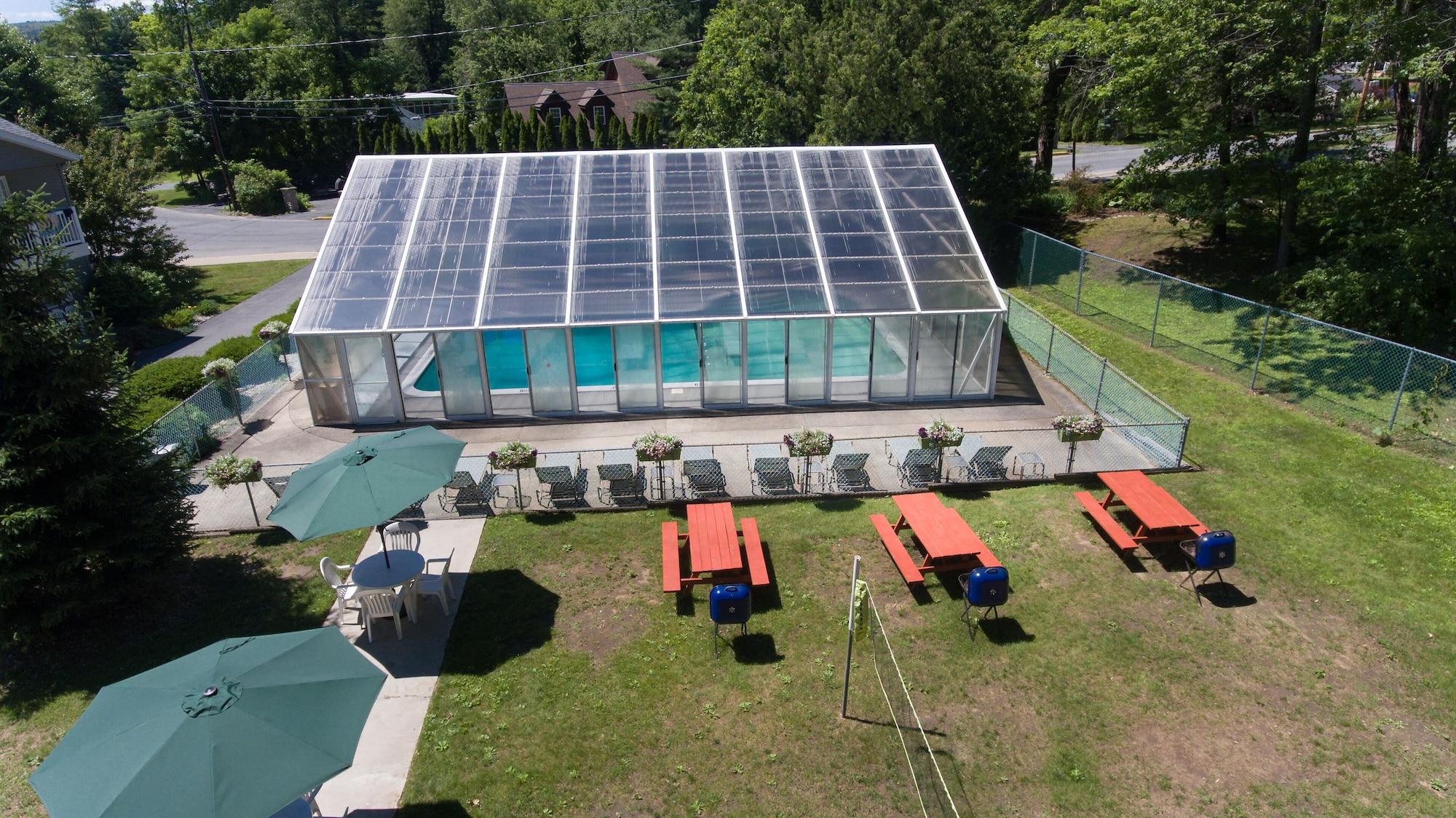 Instalaciones Recreativas Adirondack Retreat Inn & Suites