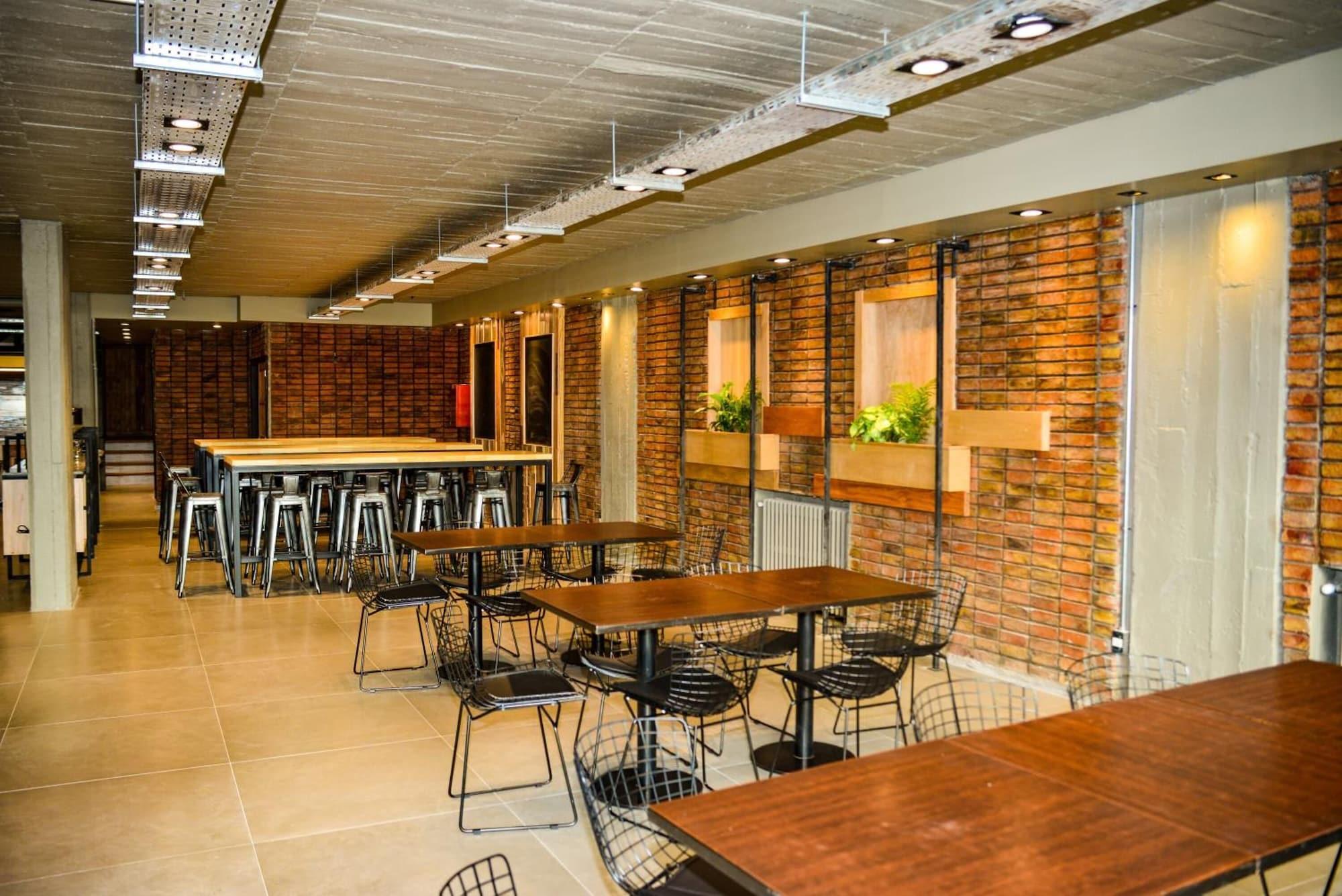 Restaurant Hotel Ecomax