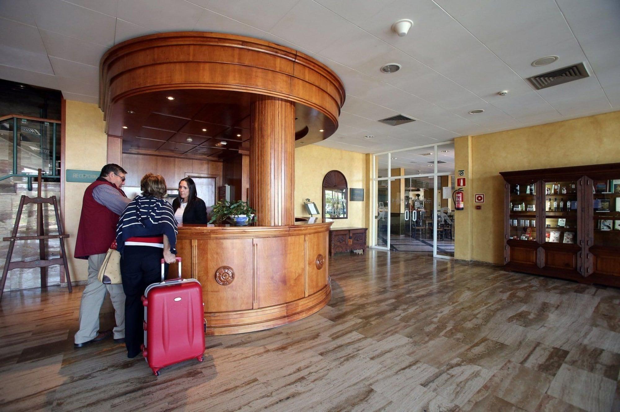 Vista Lobby Hotel ELE Puerta de Monfragüe