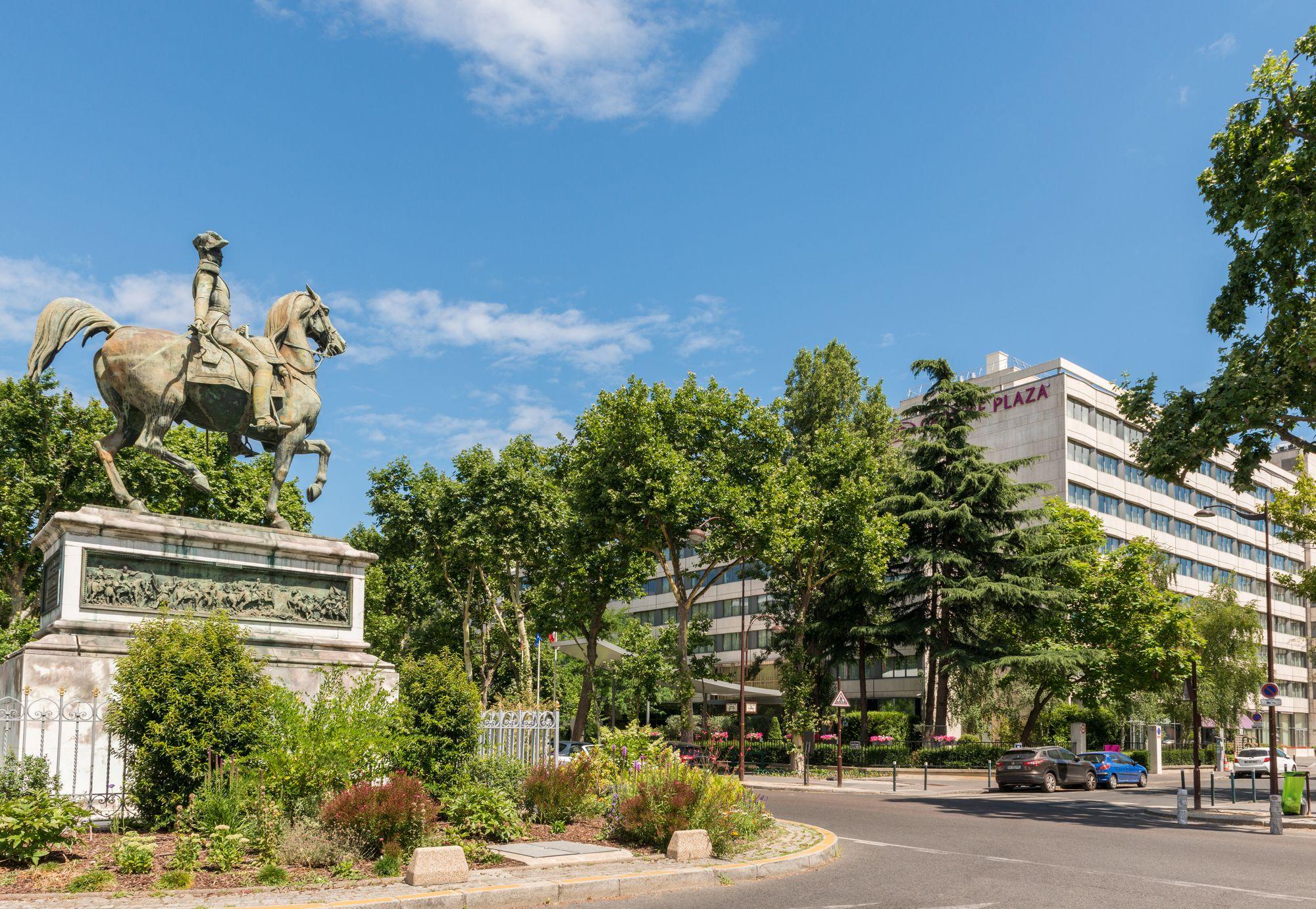 Vista Exterior Mövenpick Hotel Paris Neuilly