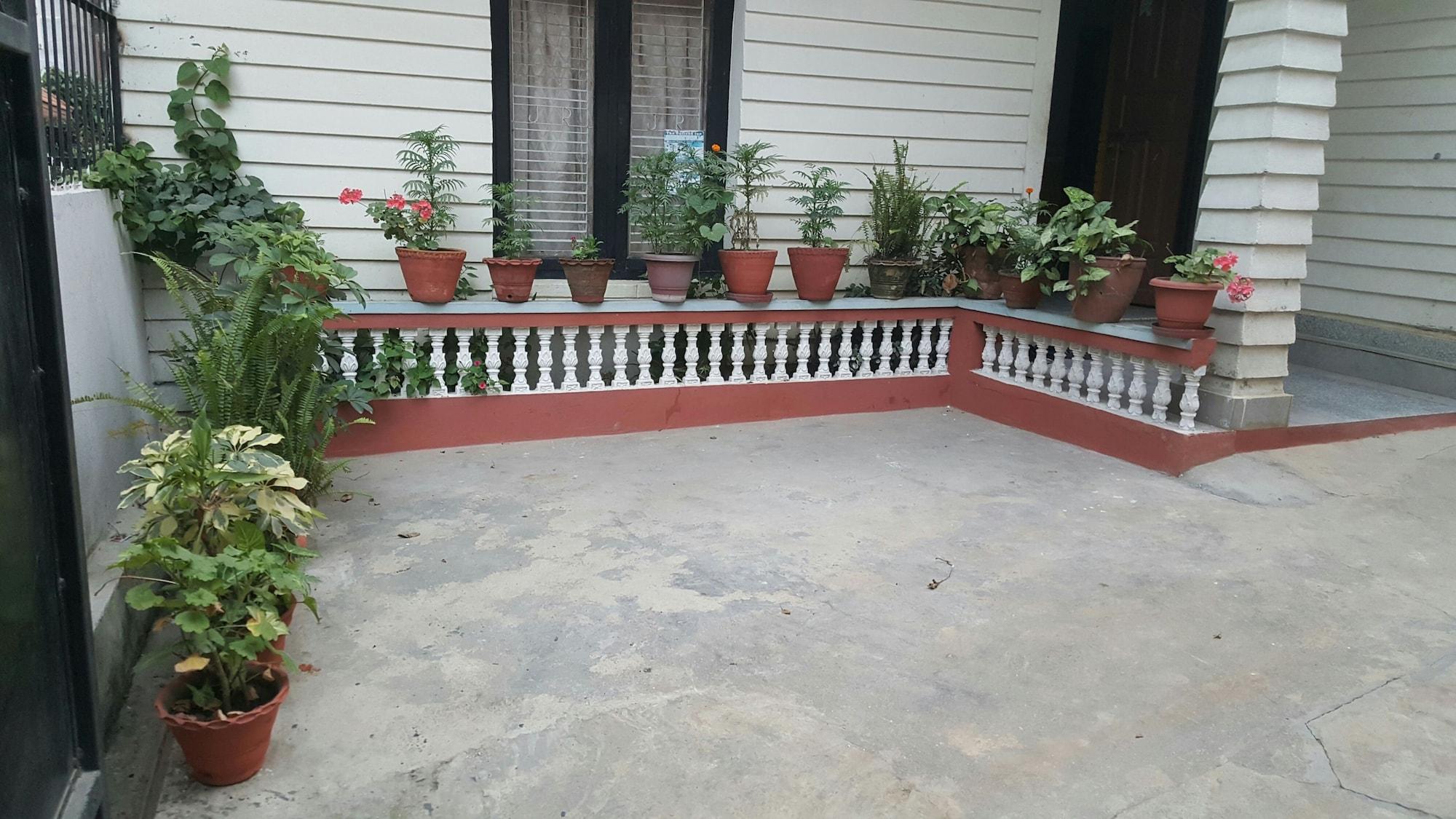 Vista Exterior BnB Royal Tourist House