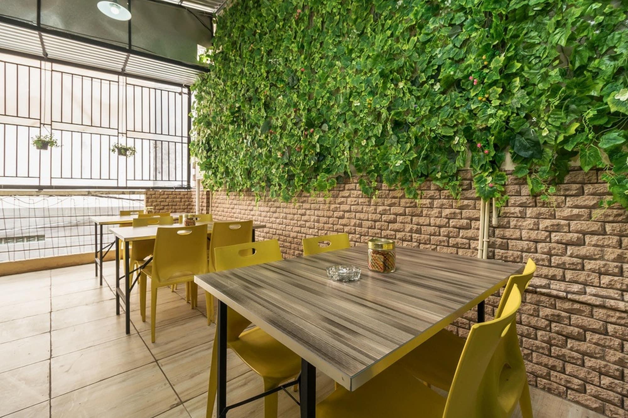 Vista Exterior RedDoorz near Palembang Trade Center