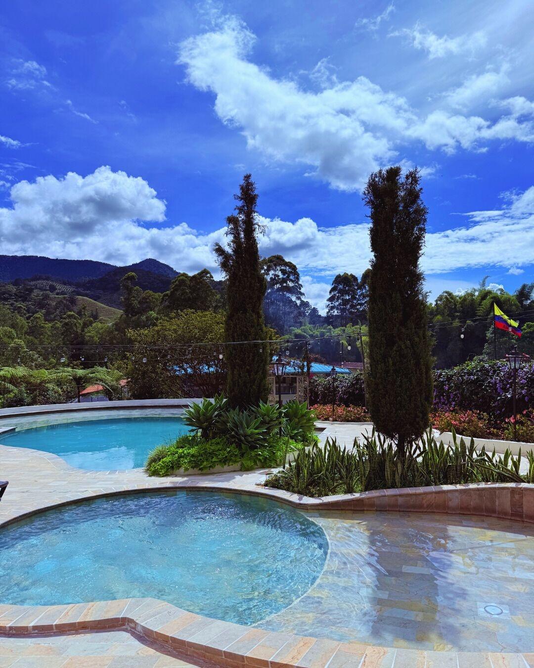 Vista Piscina Hotel Lago Valdivia