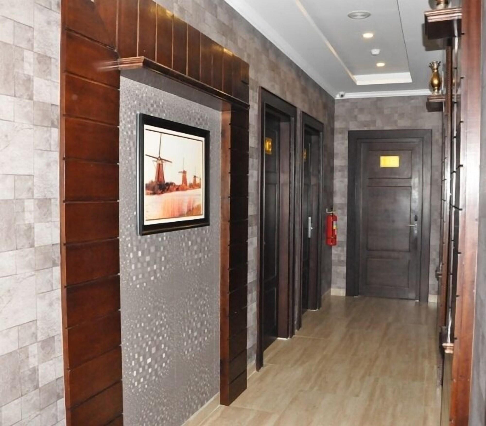 Varios Casa de Wanea Hotel & Resto