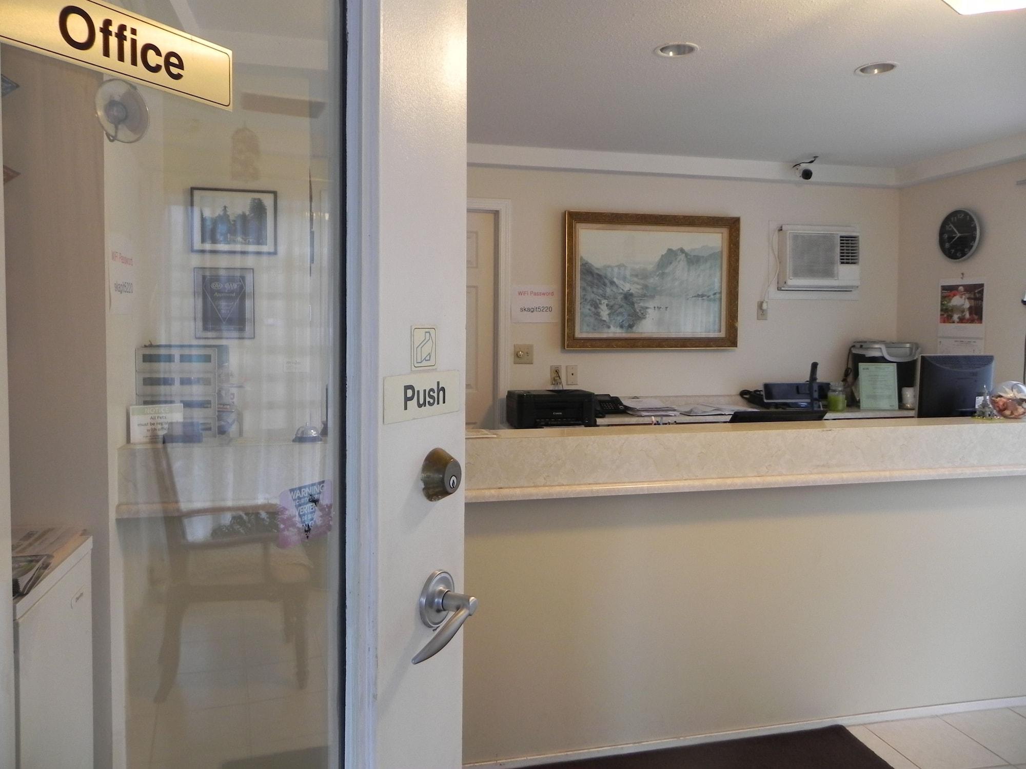 Vista Lobby Skagit Motor Inn