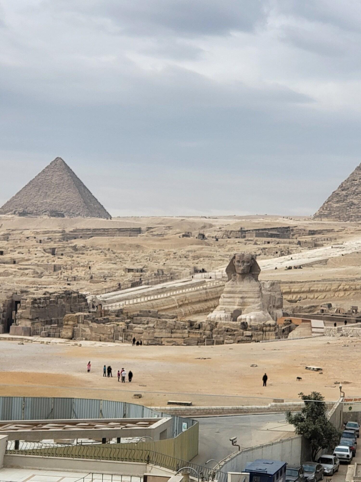 Vista Lobby STEPS IN Pyramids View