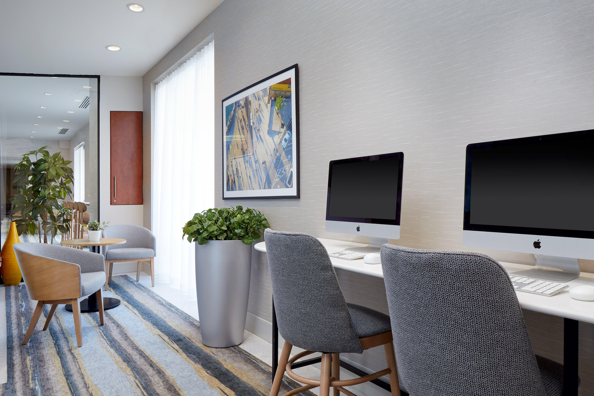 Vista Exterior Holiday Inn Hotel & Suites Montreal Airport by IHG