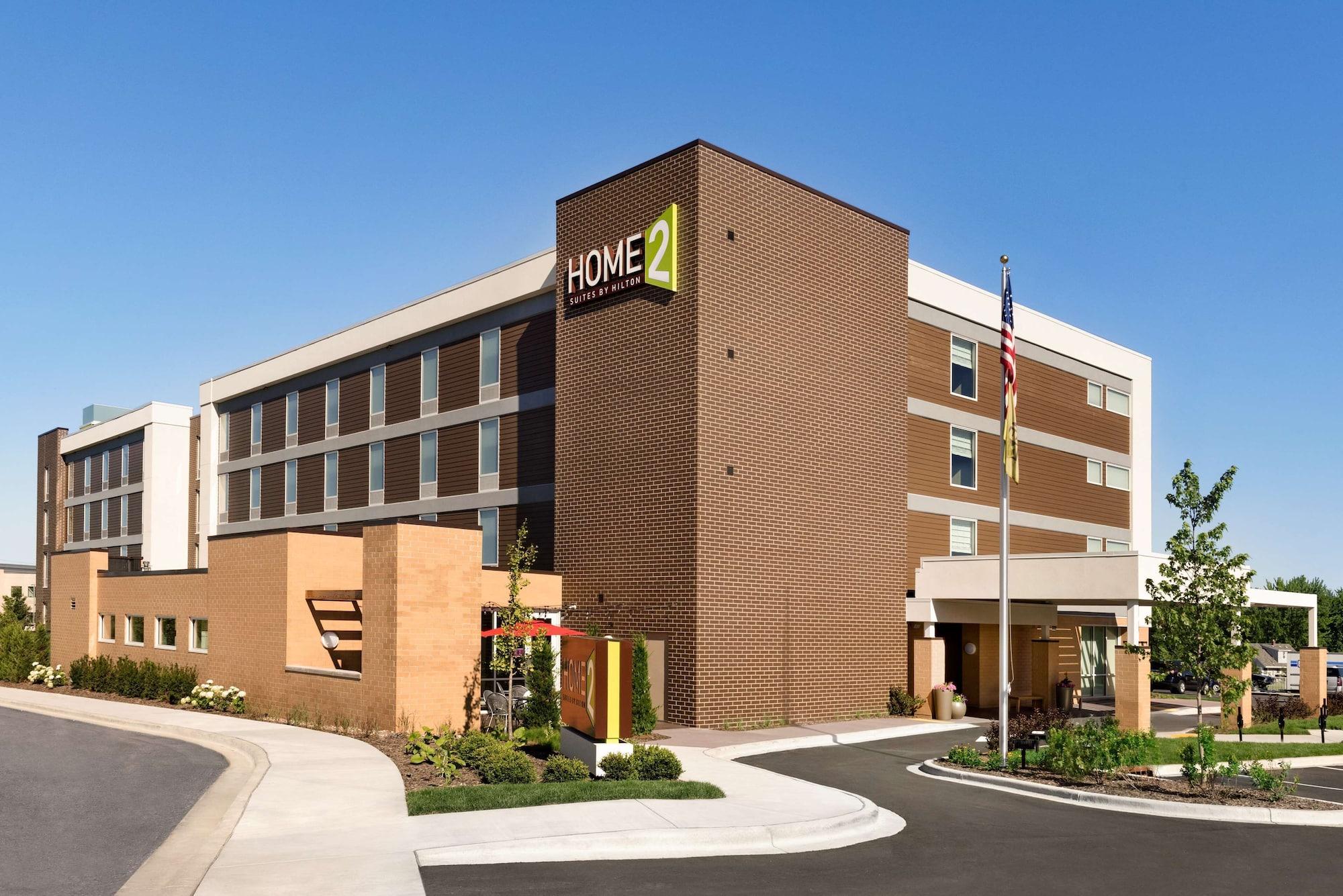 Vista Exterior Home2 Suites by Hilton Menomonee Falls Milwaukee