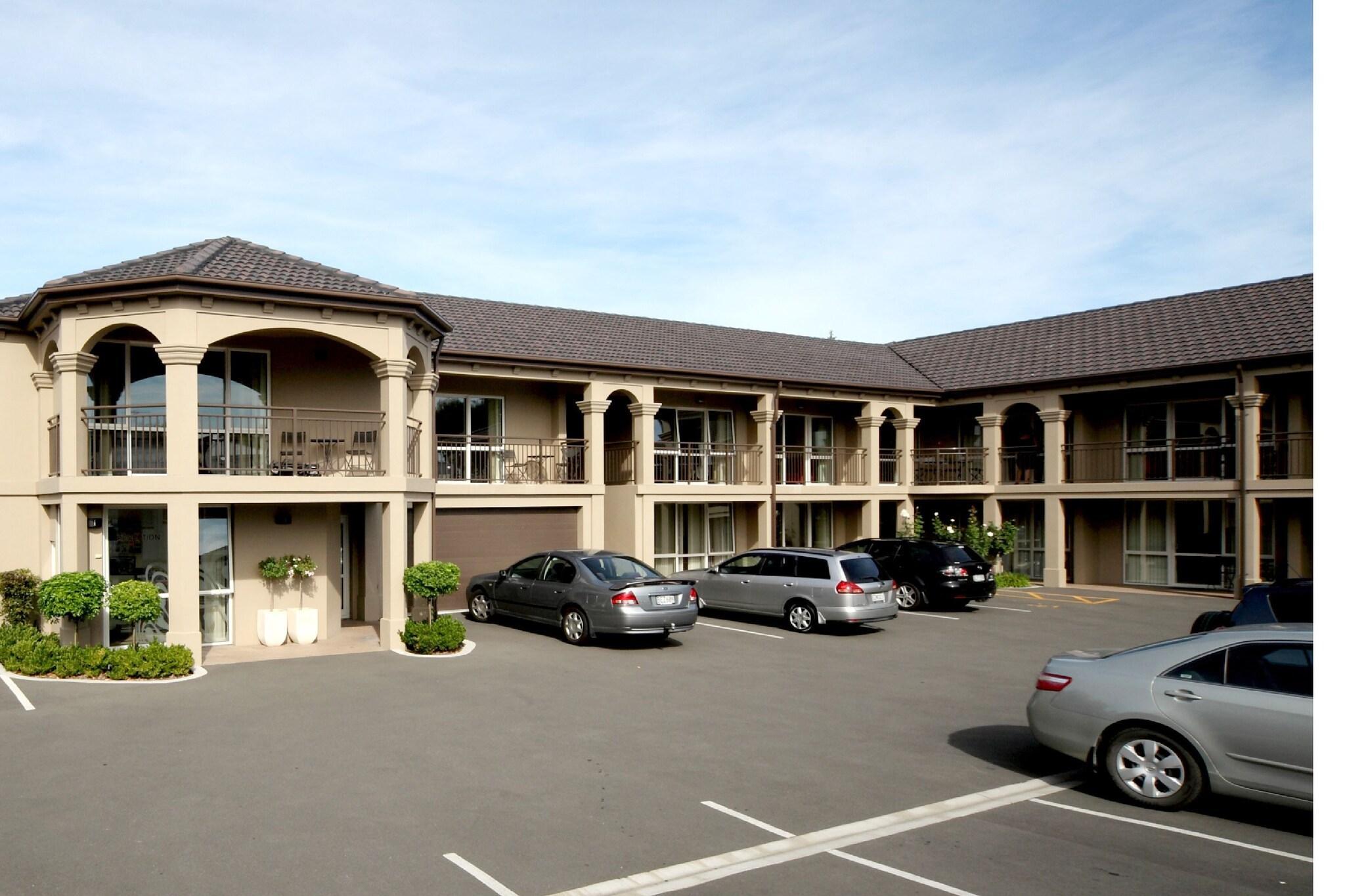 Varios Salerno Motel Apartments