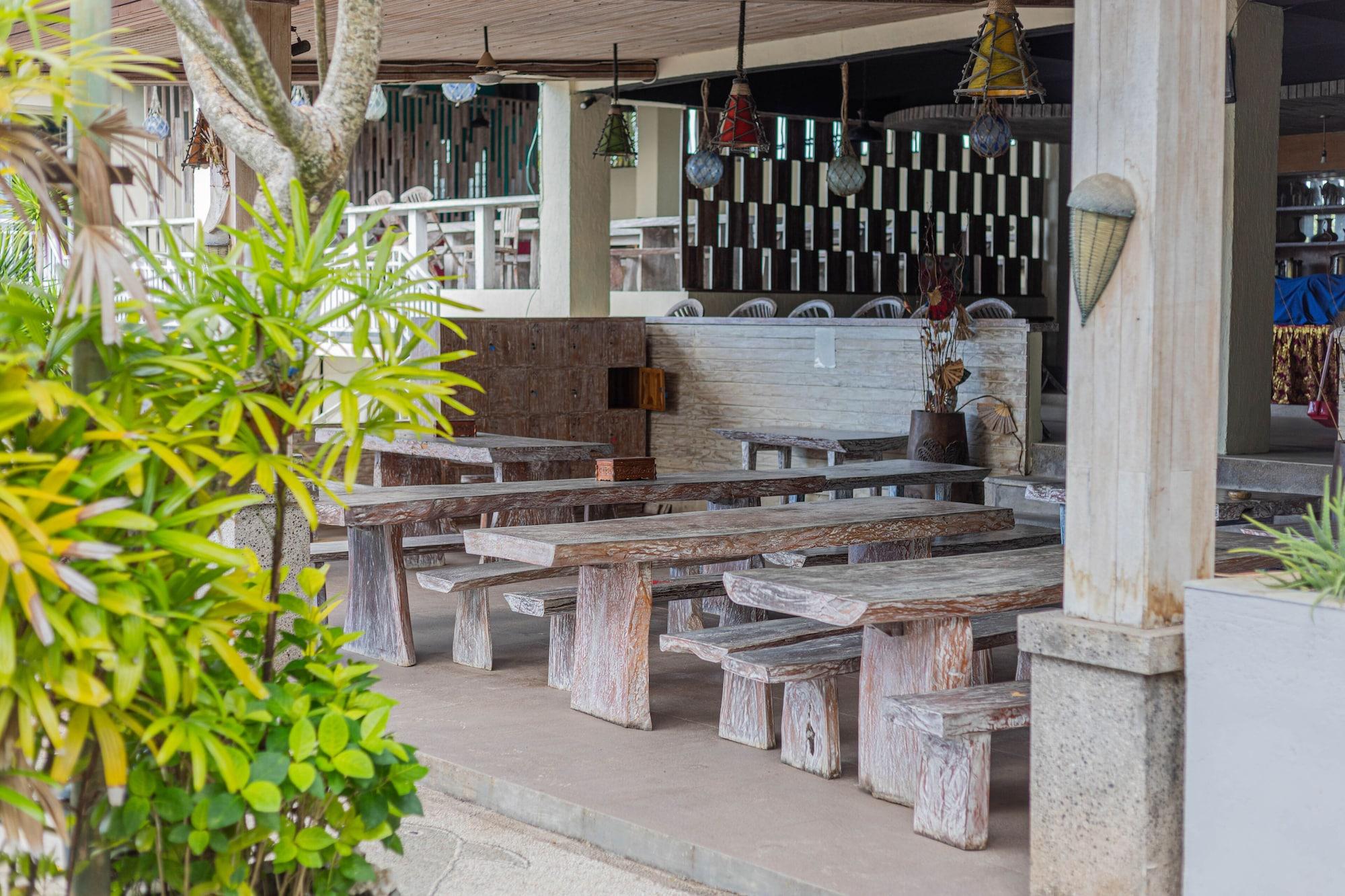 Restaurant The Tanis Beach Resort Nusa Lembongan