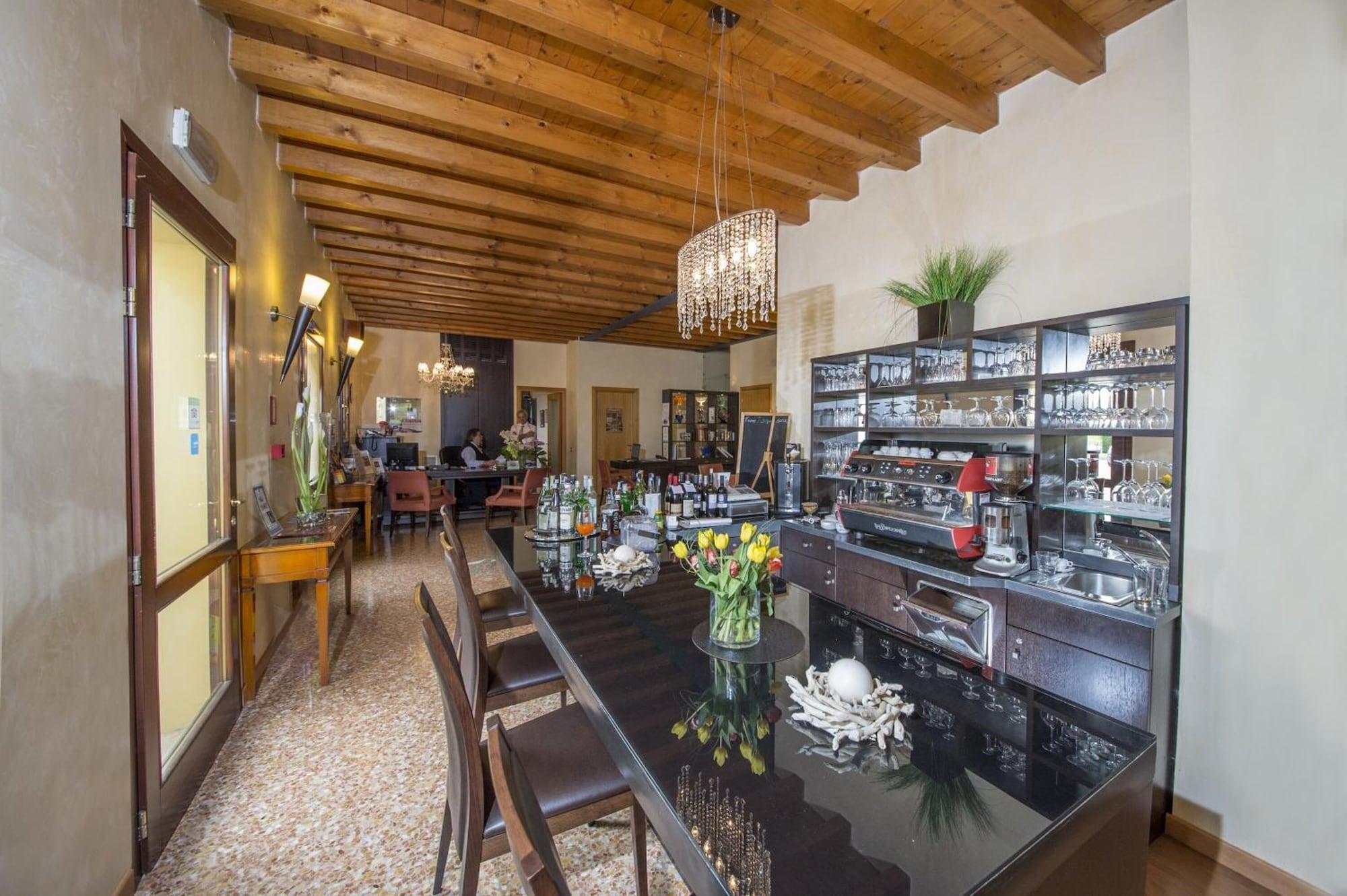 Restaurant Hotel Venice Resort Airport