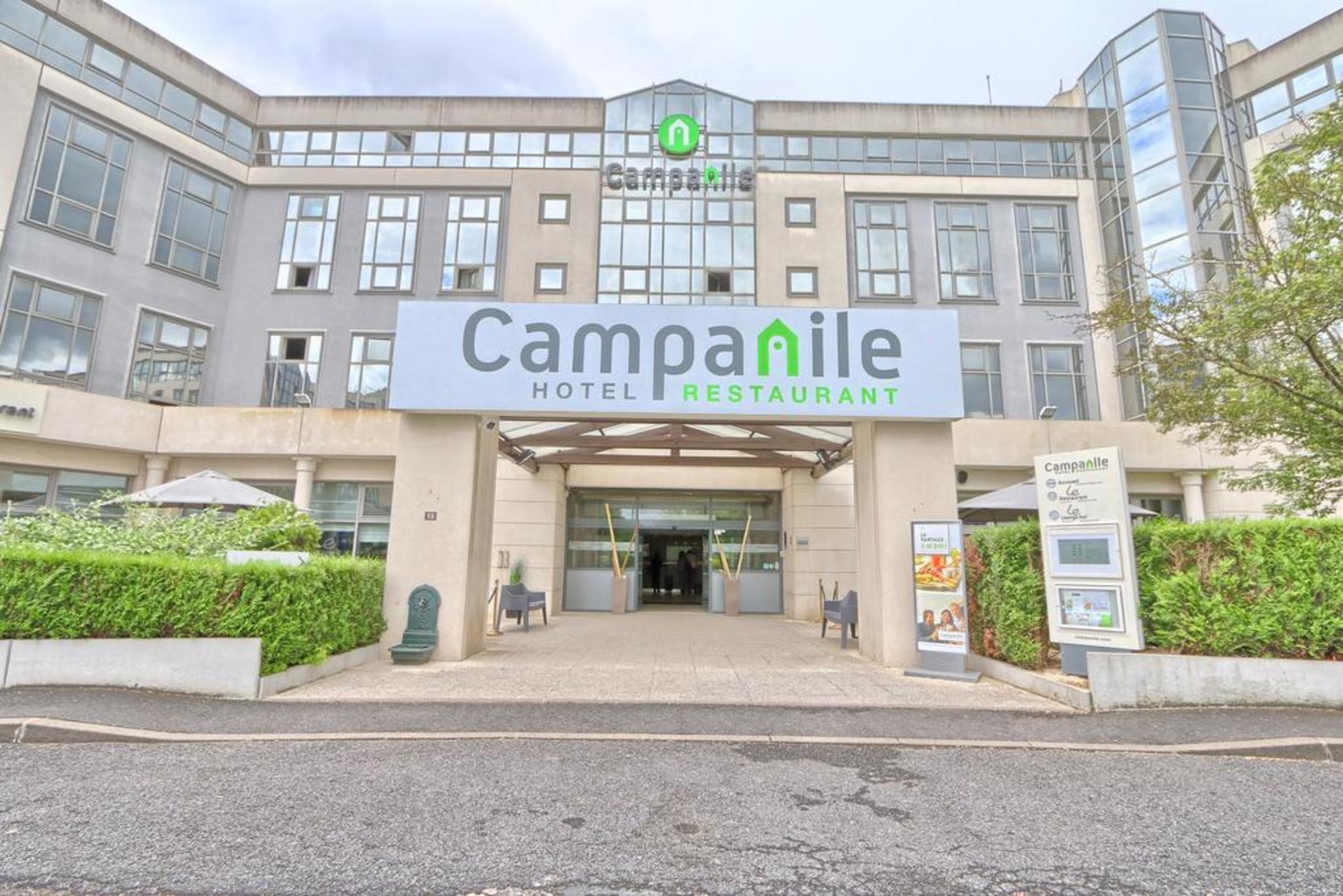 Vista Exterior Campanile Paris CDG Airport Villepinte