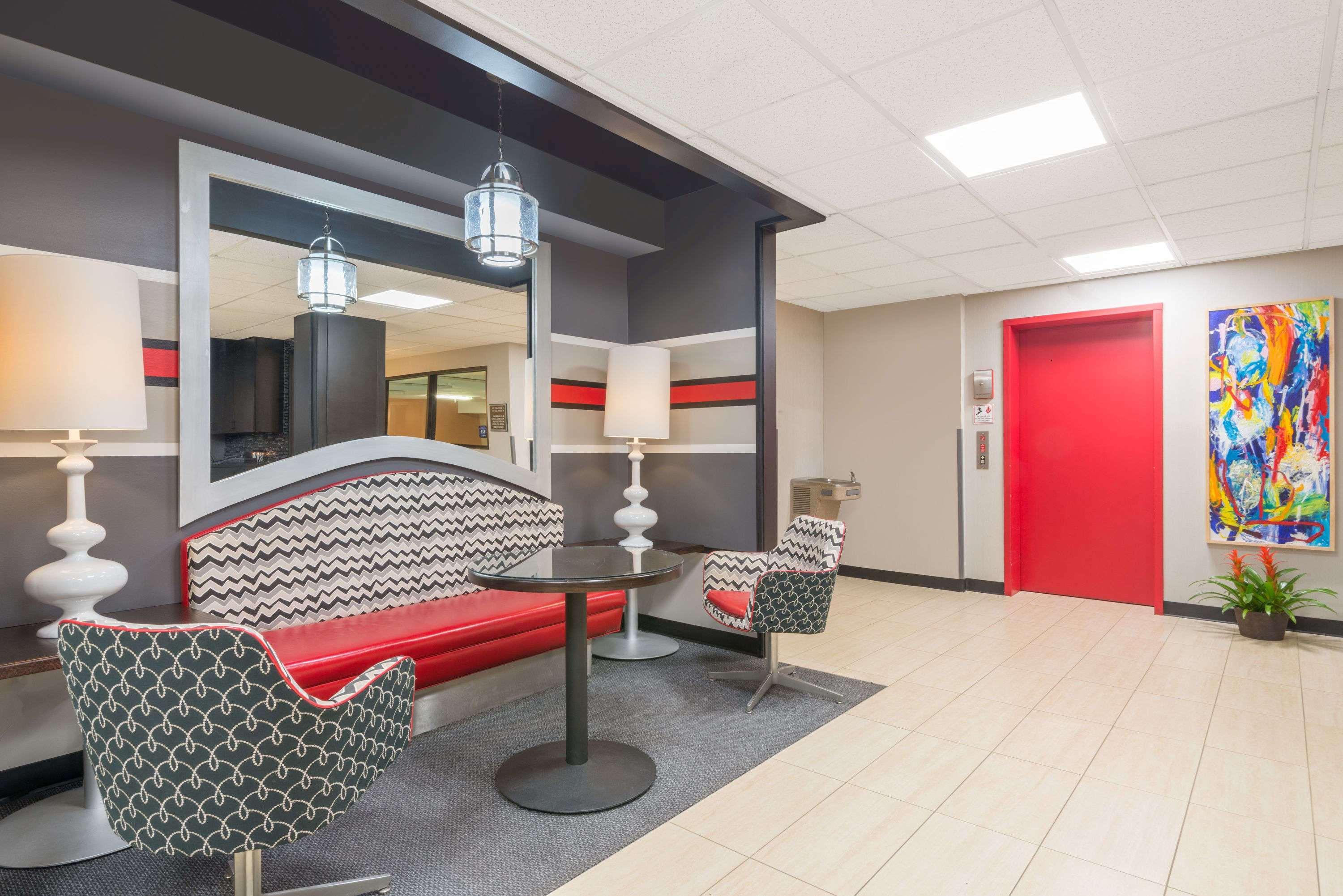 Vista Lobby Ramada Limited Catlettsburg/Ashland