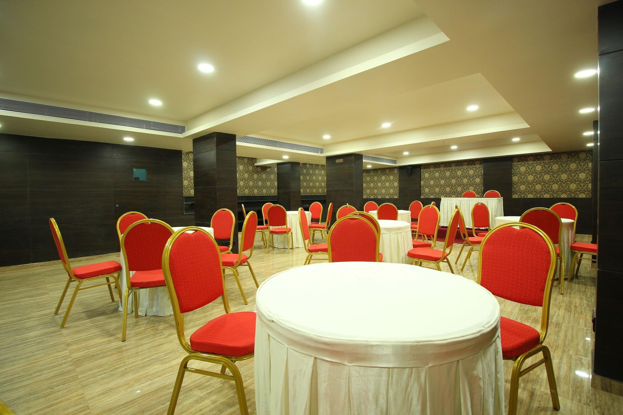 Salón de Baile Central Beacon Hotel Surat