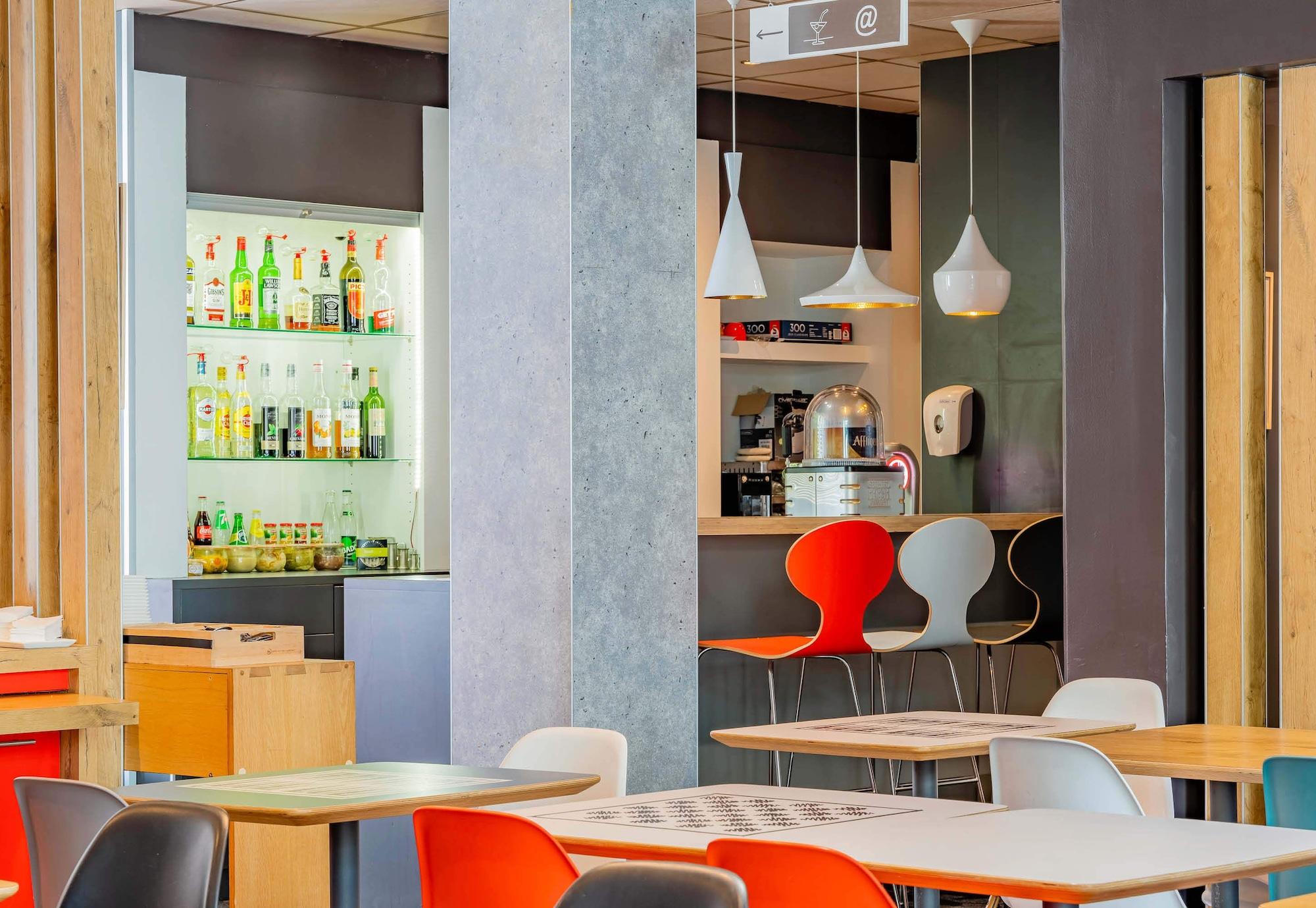 Bar/Salón B&B HOTEL Arras Centre Les Places