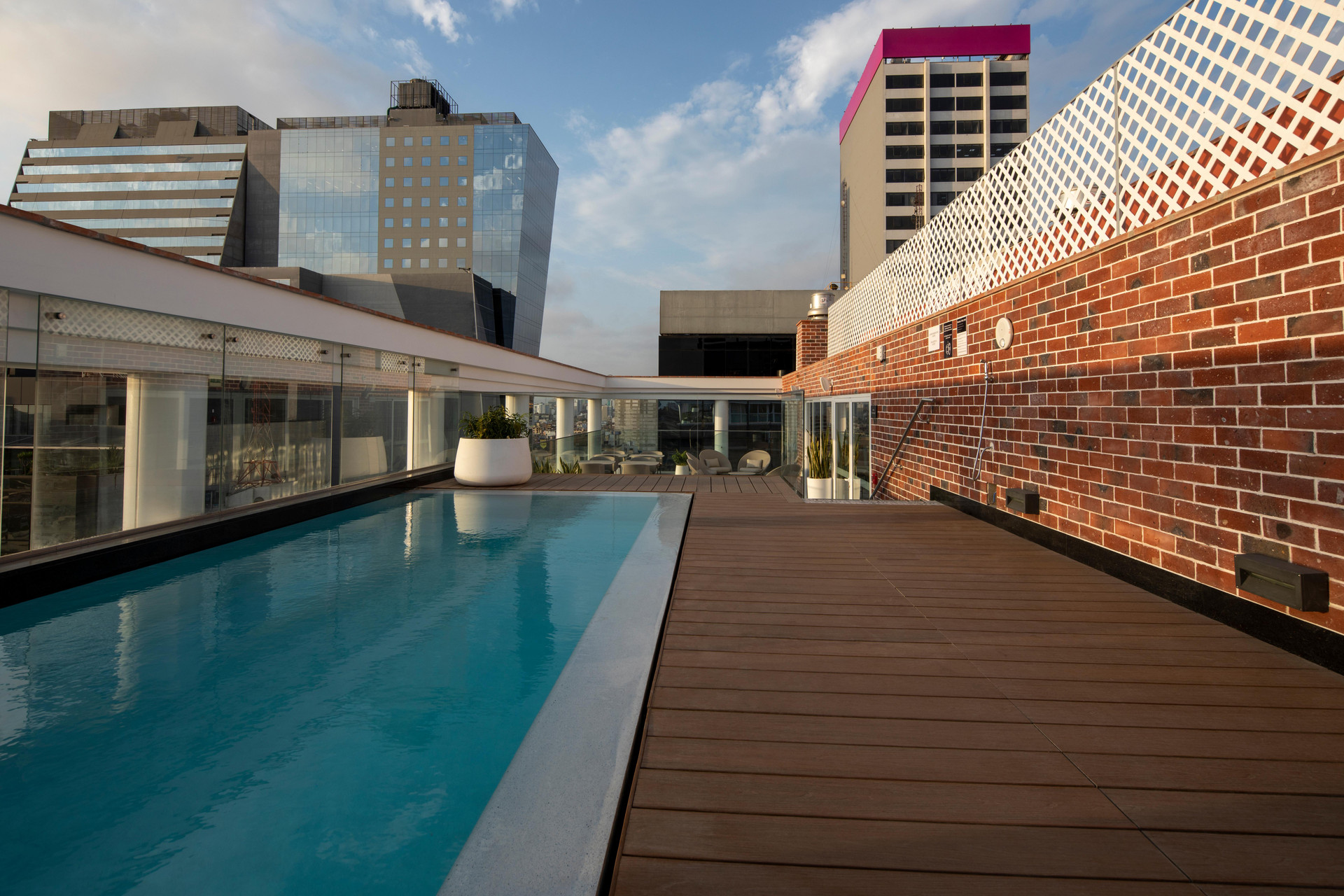 Vista Piscina Casa Andina Premium San Isidro