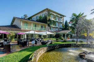 Alojamiento - Logis Hôtels- Hôtel et Restaurant Domaine de Fompeyre