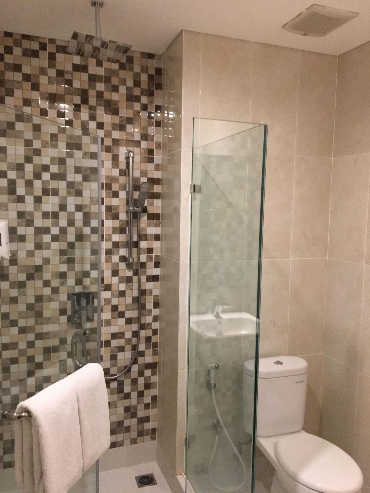 Equipamiento de Habitación Hotel PrimeBiz Tegal