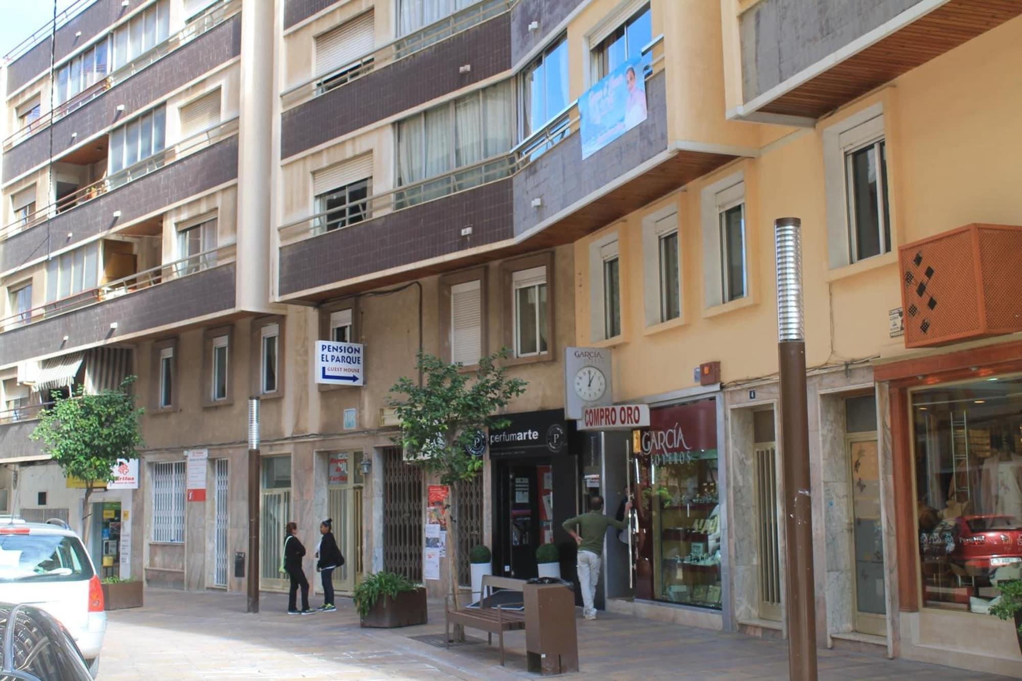 Vista Exterior Pensión El Parque