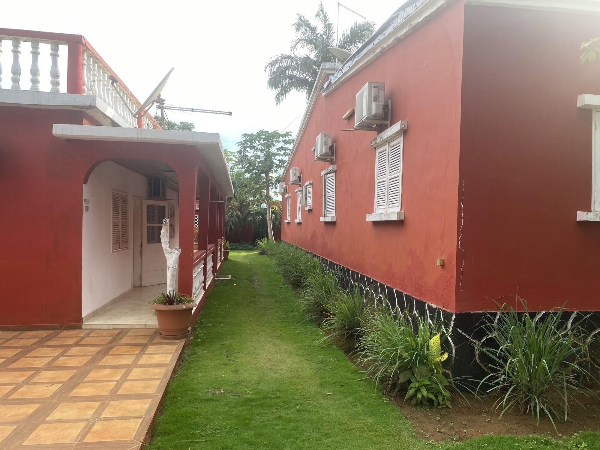 Vista Exterior Vila Marilyn