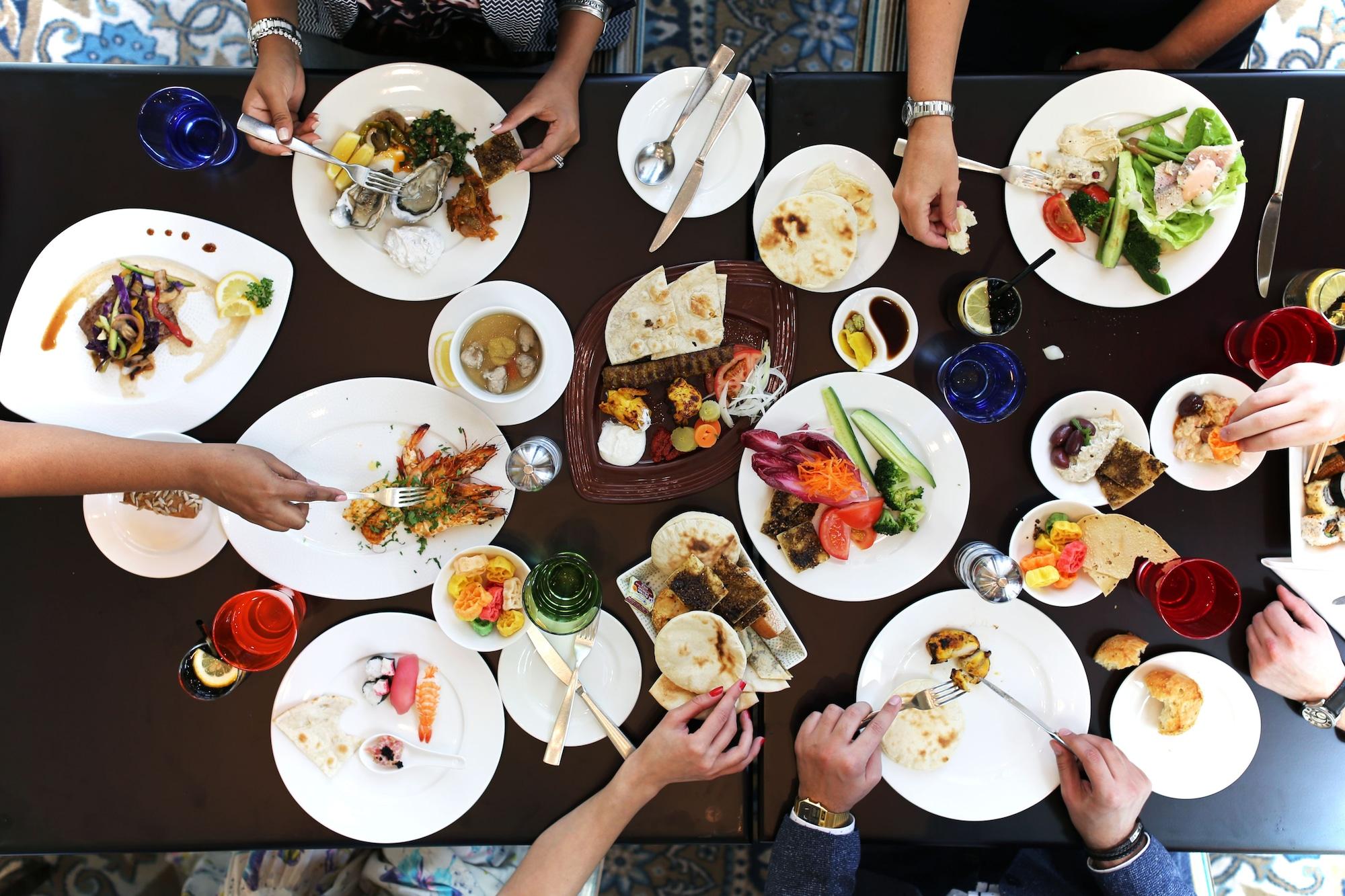 Restaurant Shangri-La Hotel Apartments Qaryat Al Beri