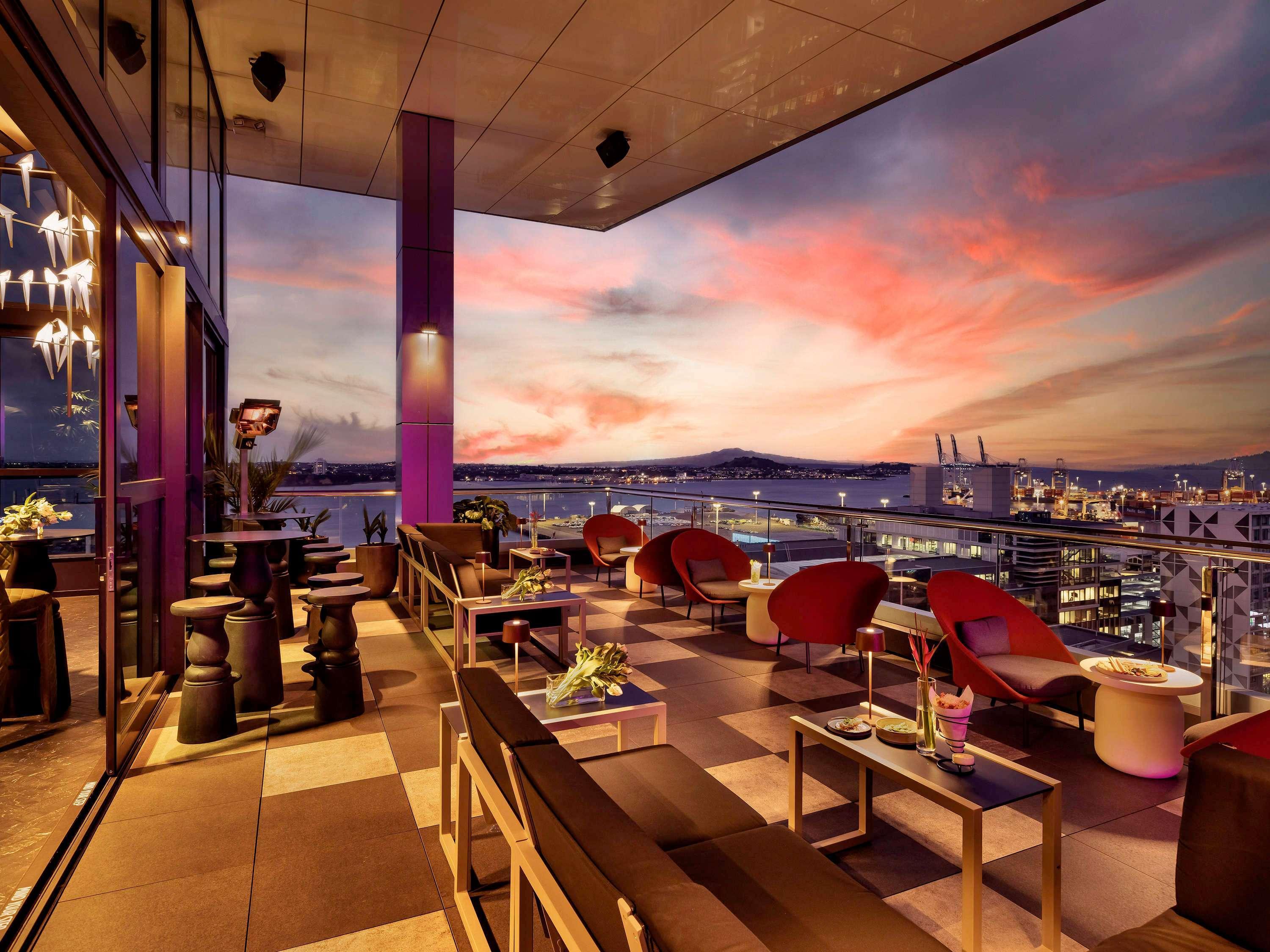 Vista Exterior SO/ Auckland