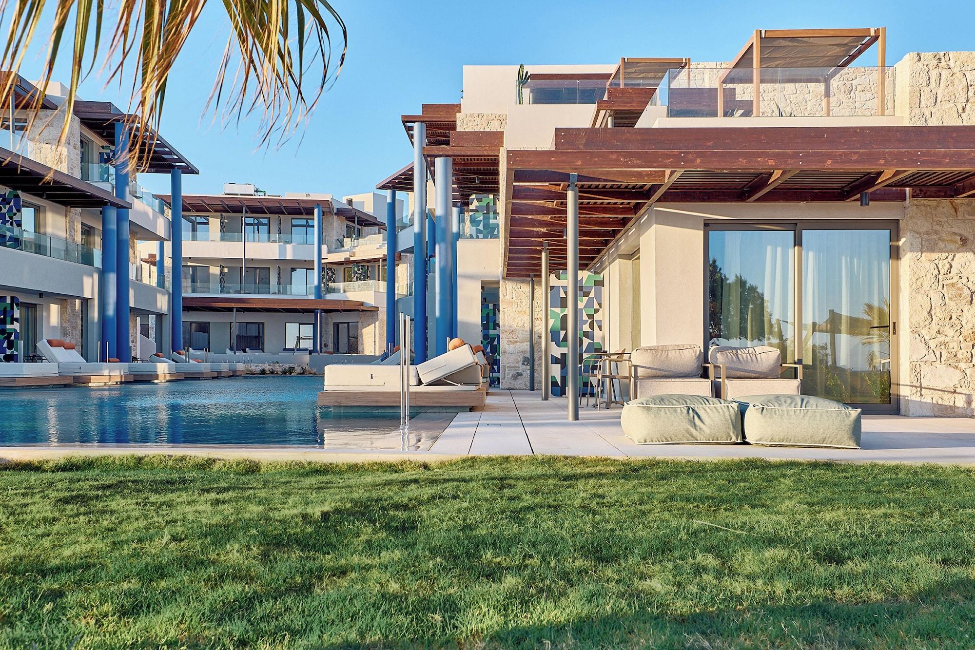 Vista Exterior Paralos Kosta Alímia