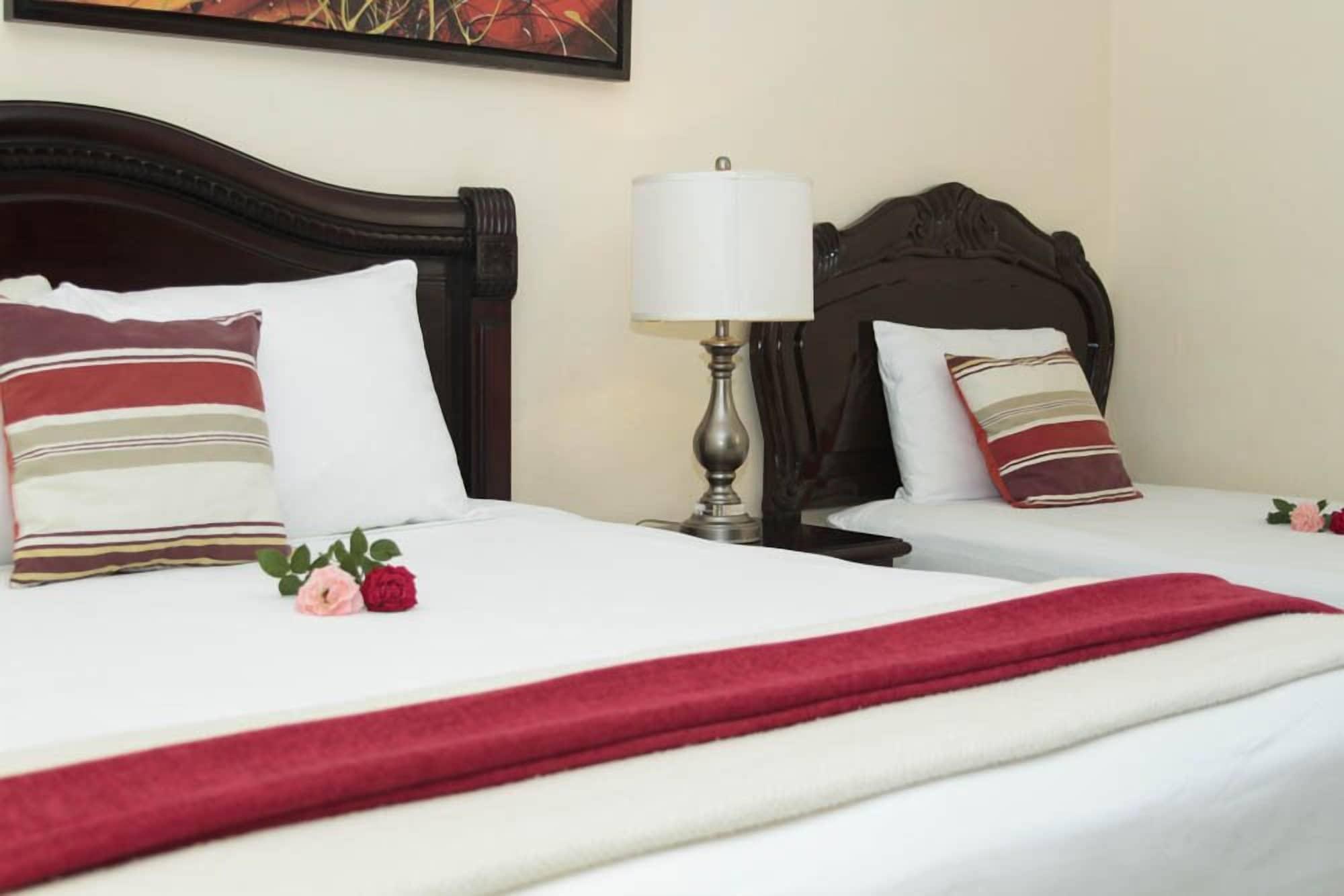 Varios Hotel Nadet Suites