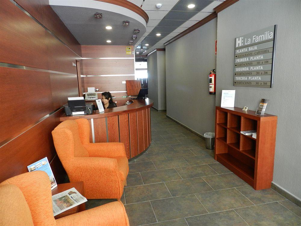 Vista Lobby Hotel La Familia