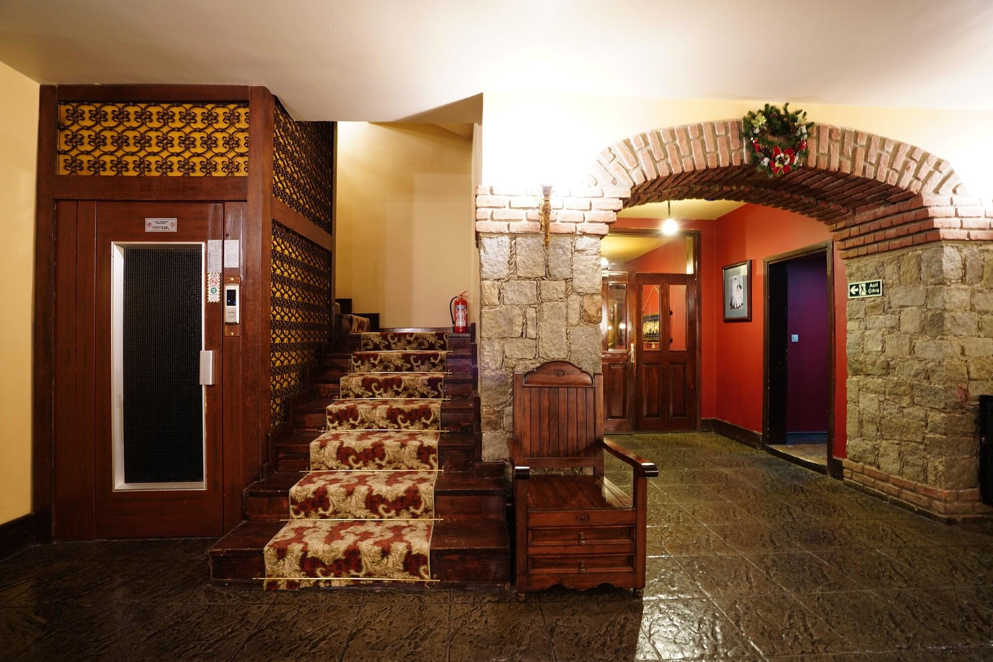 Vista Lobby Le Chalet Yazici