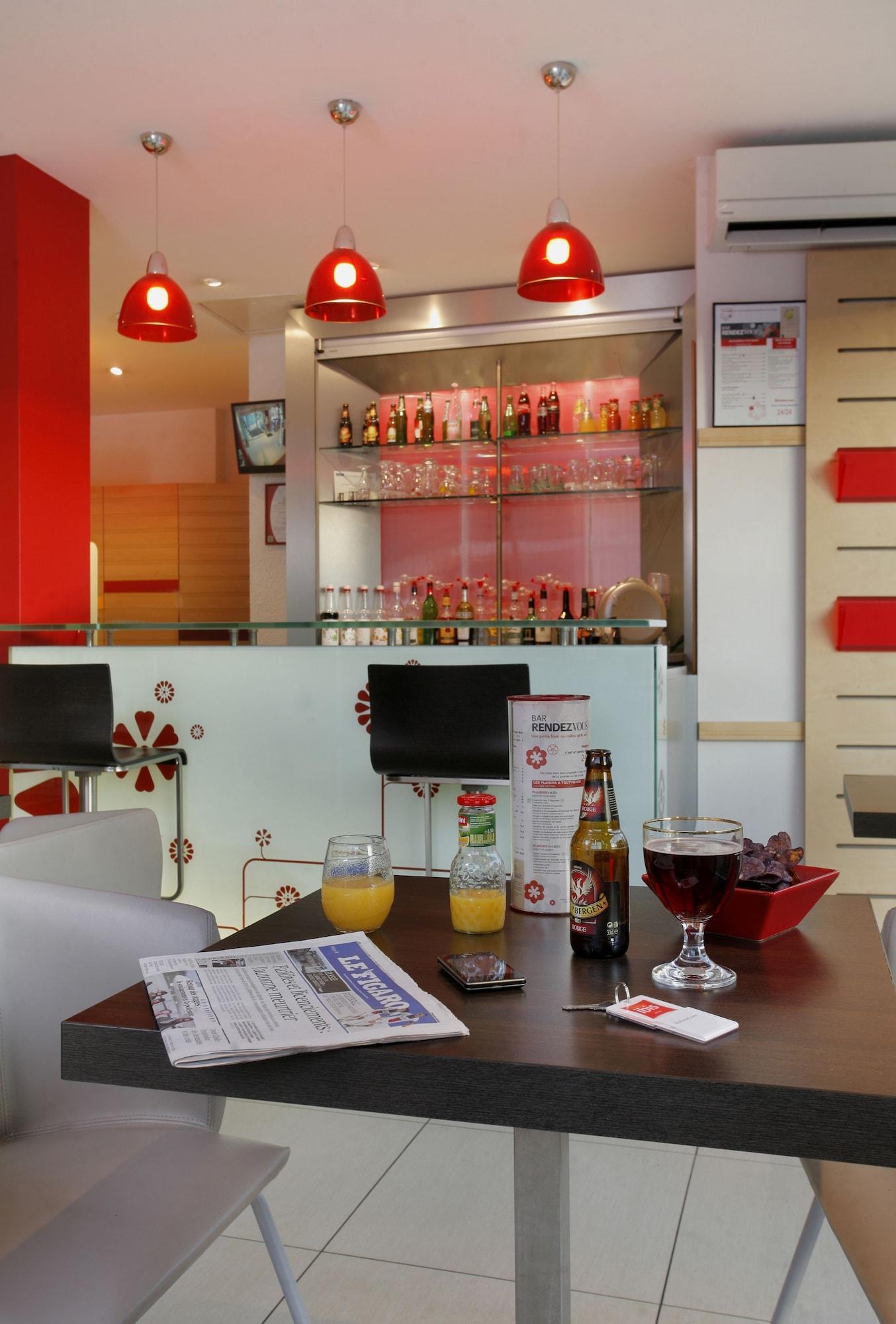Bar/Salón ibis Brive Centre