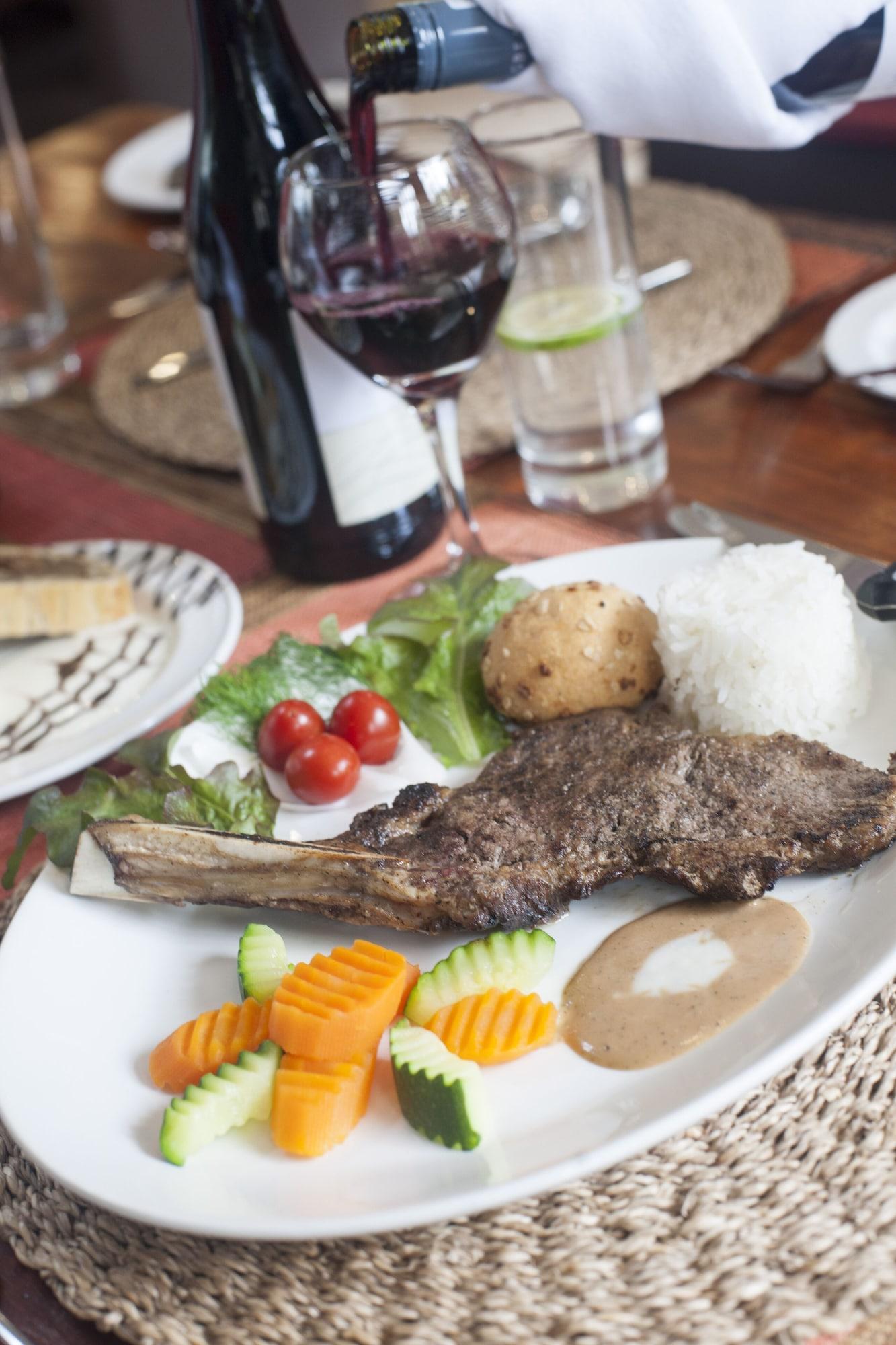 Restaurant The African Tulip Hotel