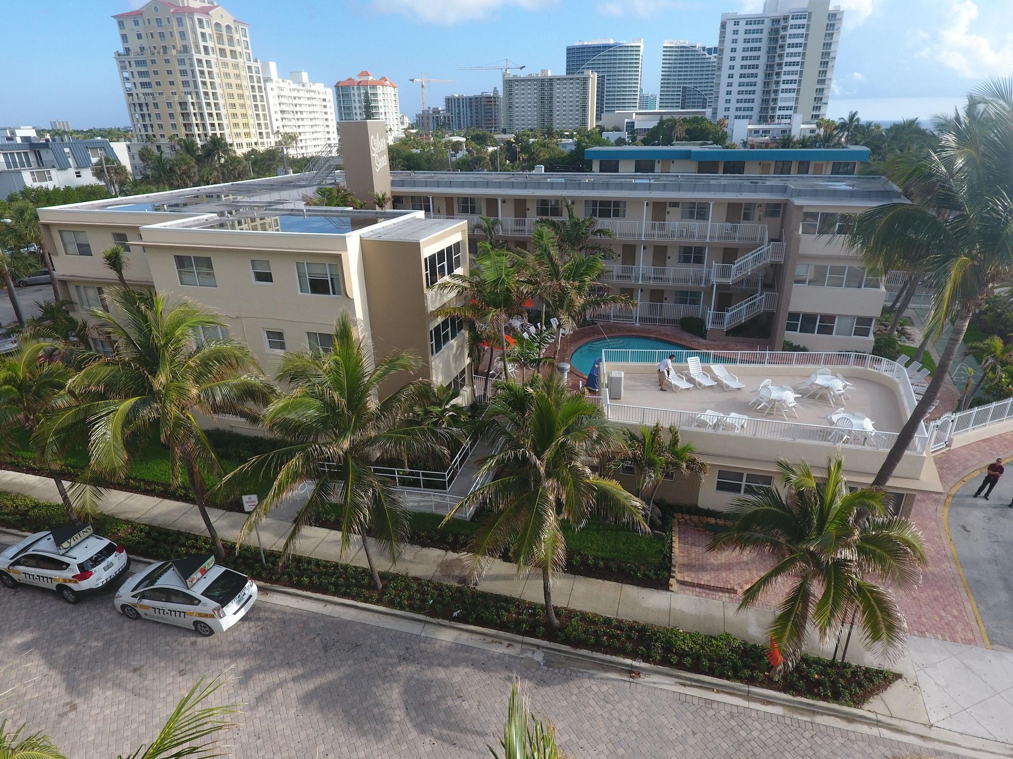 Vista Exterior Silver Seas Beach Resort