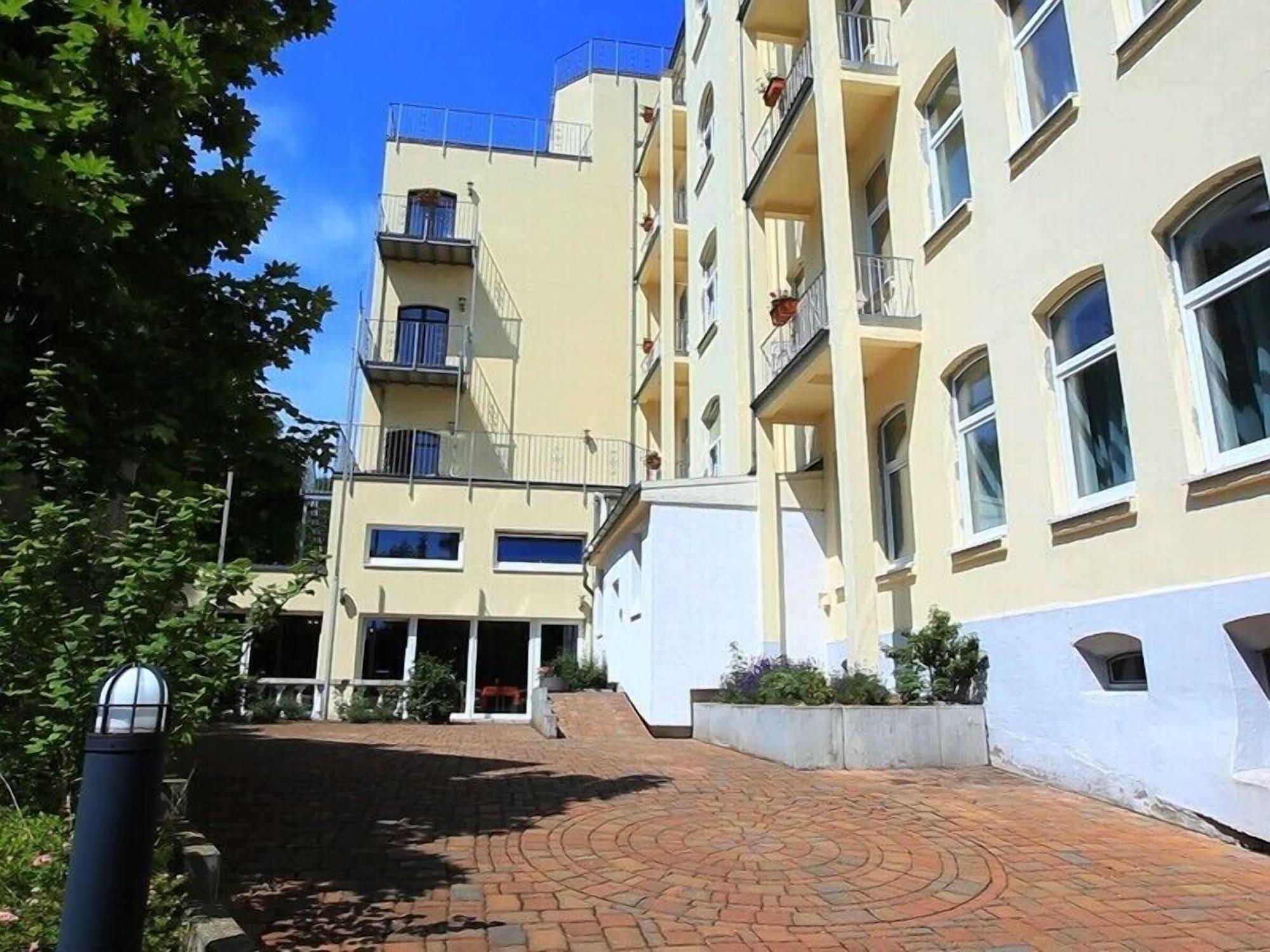 Vista Exterior Adesso Hotel