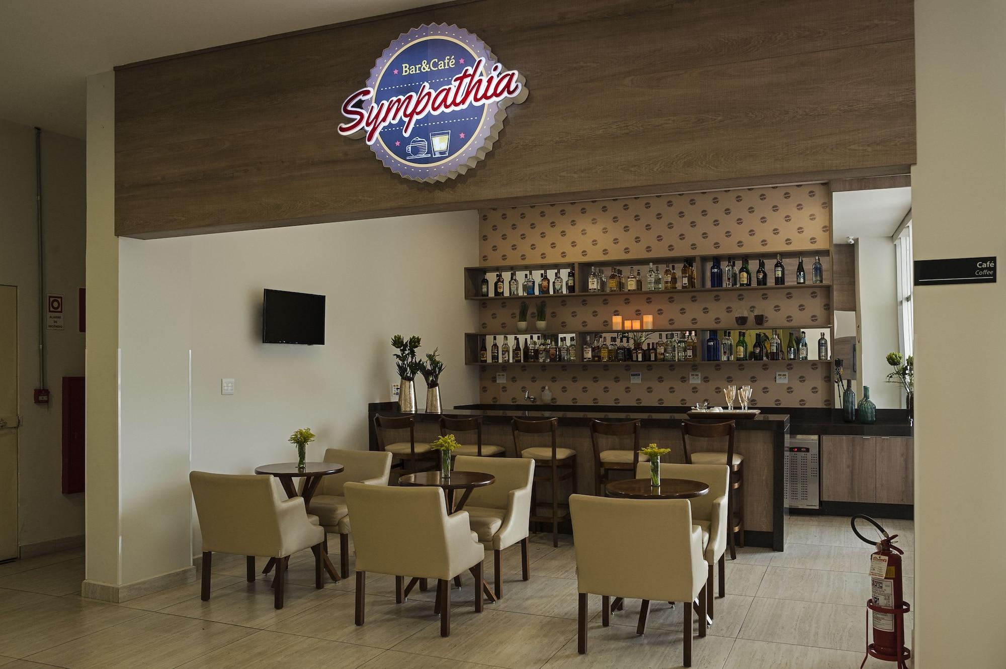 Bar/Salón TRYP by Wyndham Varginha Cafe Royal
