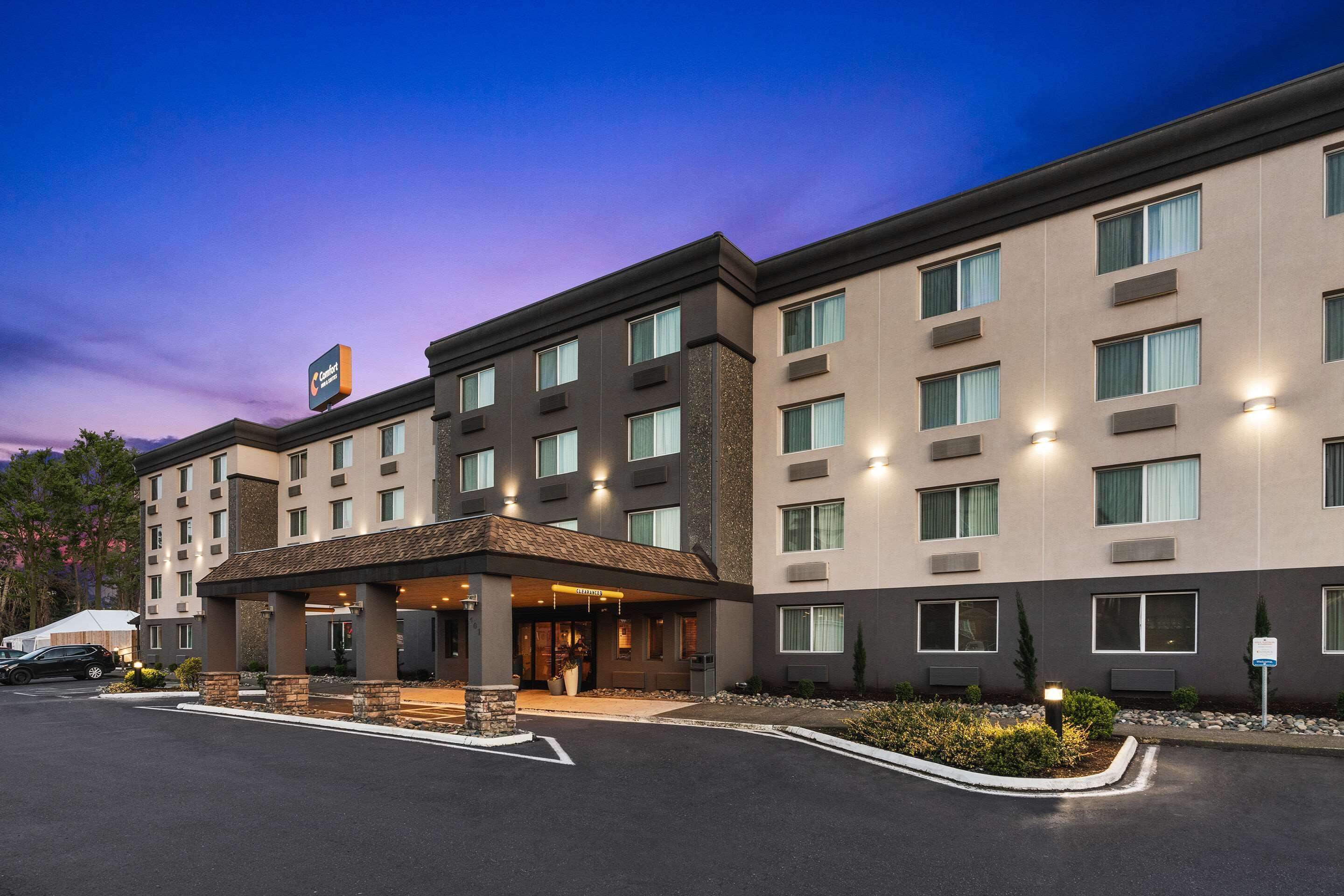 Vista Exterior Comfort Inn & Suites Vancouver Downtown City Center