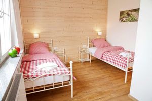 Alquiler Vacacional - Cottage in the Rinnetal: Apartment Rotkäppchen, wheelchair accessible, with garden