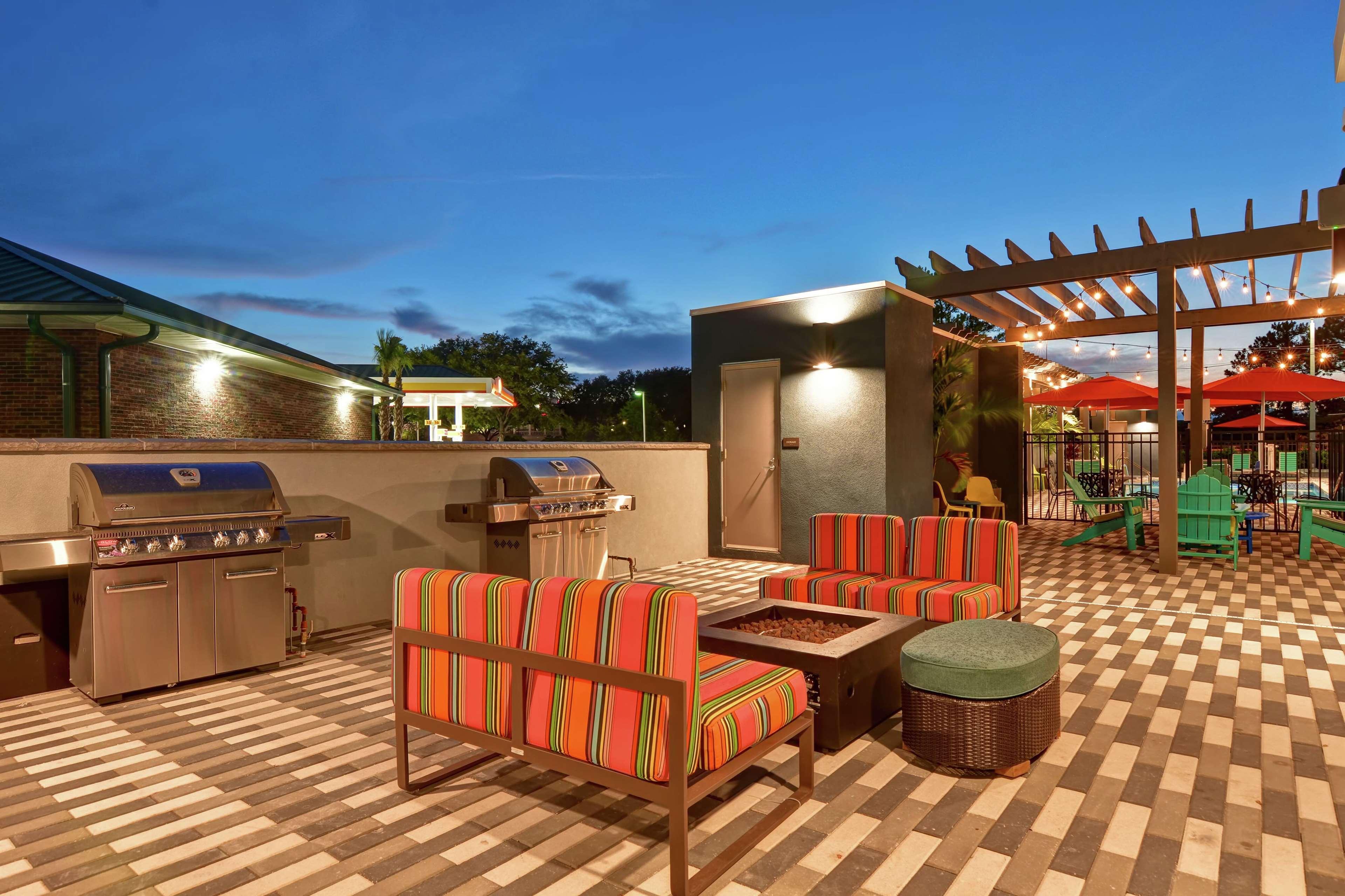 Vista Exterior Home2 Suites by Hilton Jacksonville-South/St. Johns Town Ctr