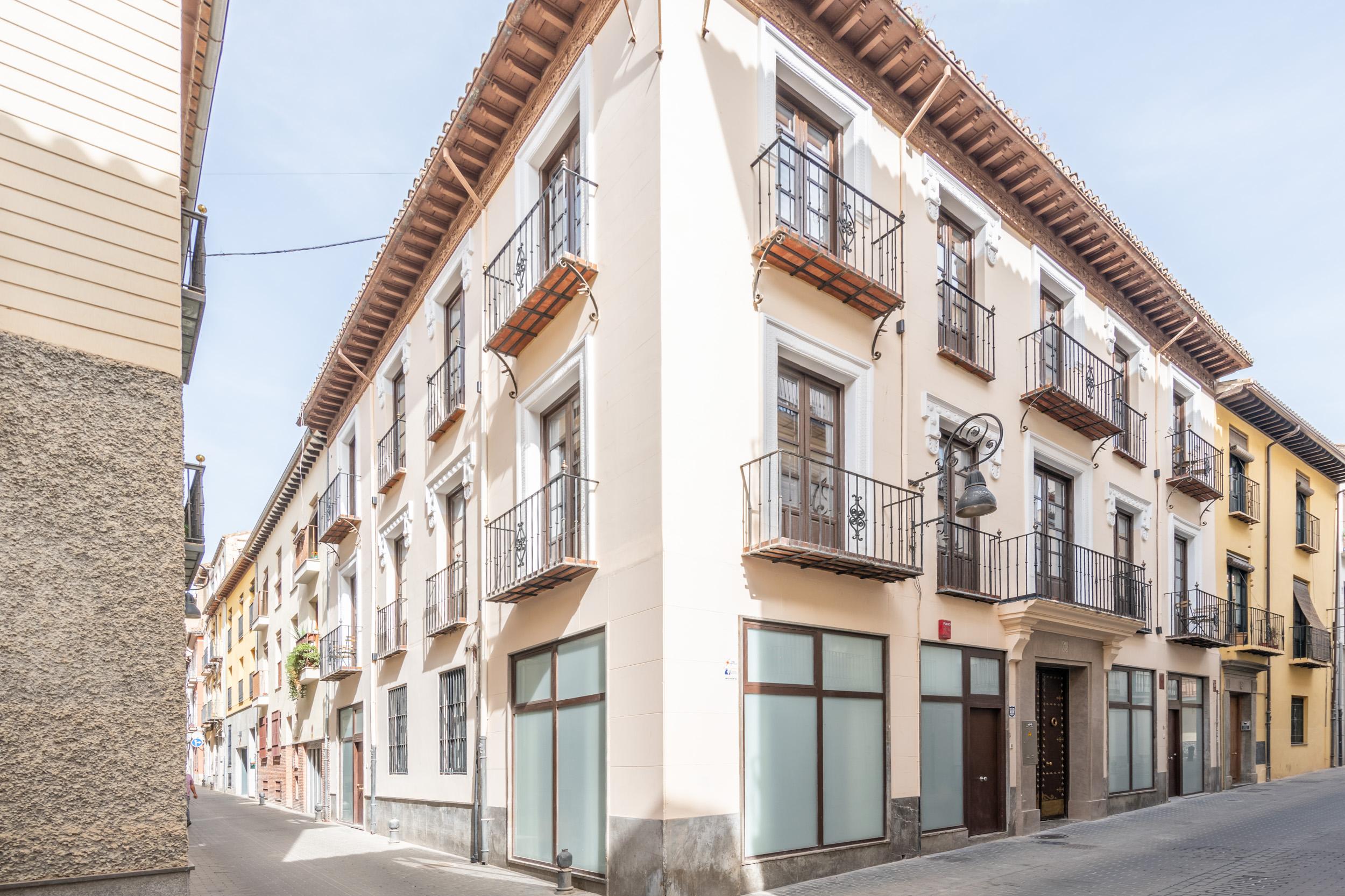 Vista Exterior Apartamentos Luna Suites Palacio Dorita