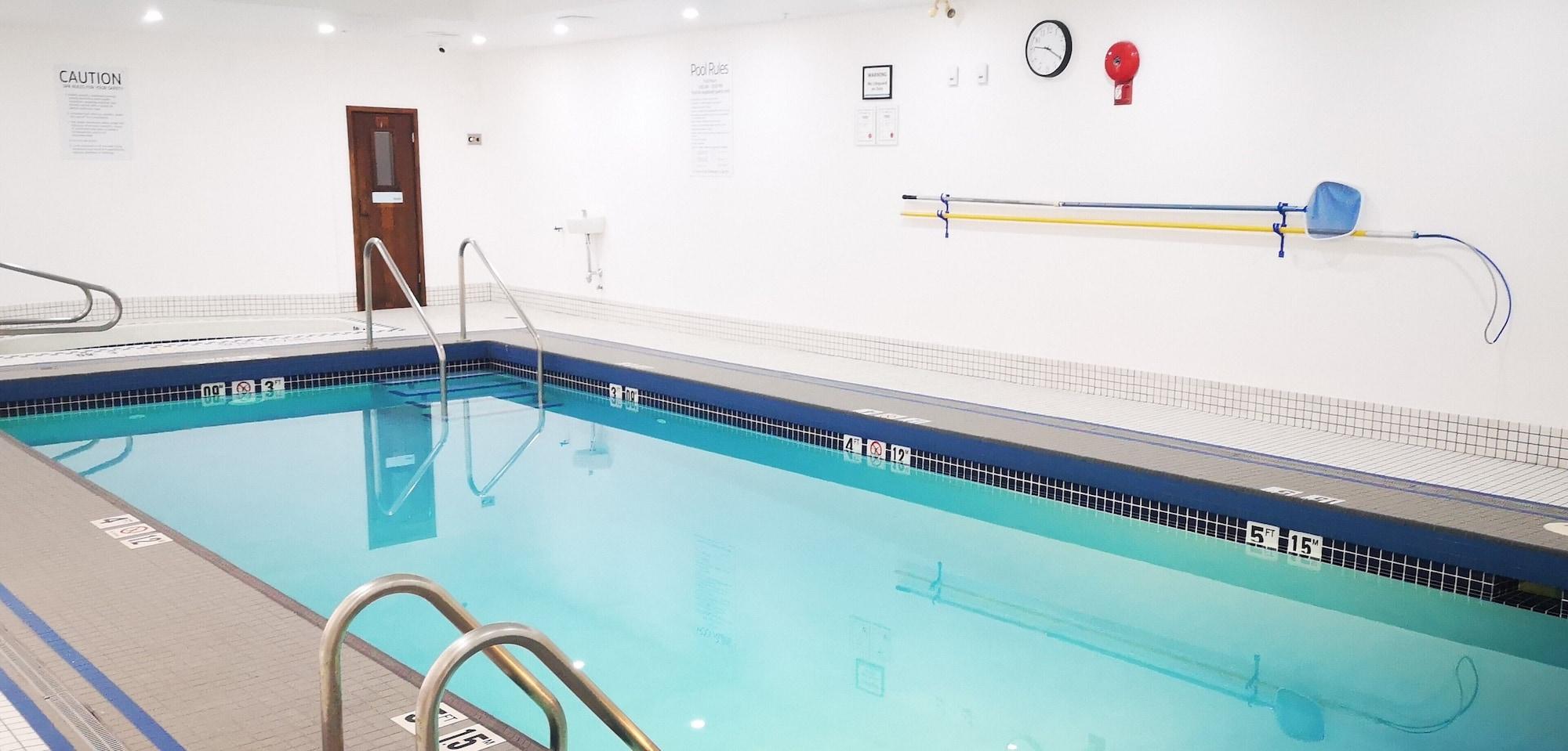 Spa Holiday Inn Express & Suites Surrey by IHG