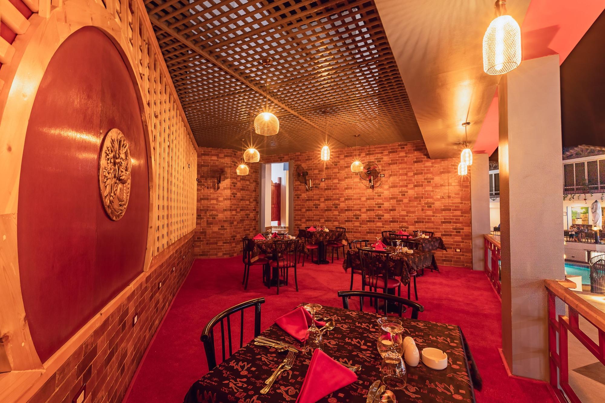 Restaurant Minamark Resort & Spa, for families & couples only