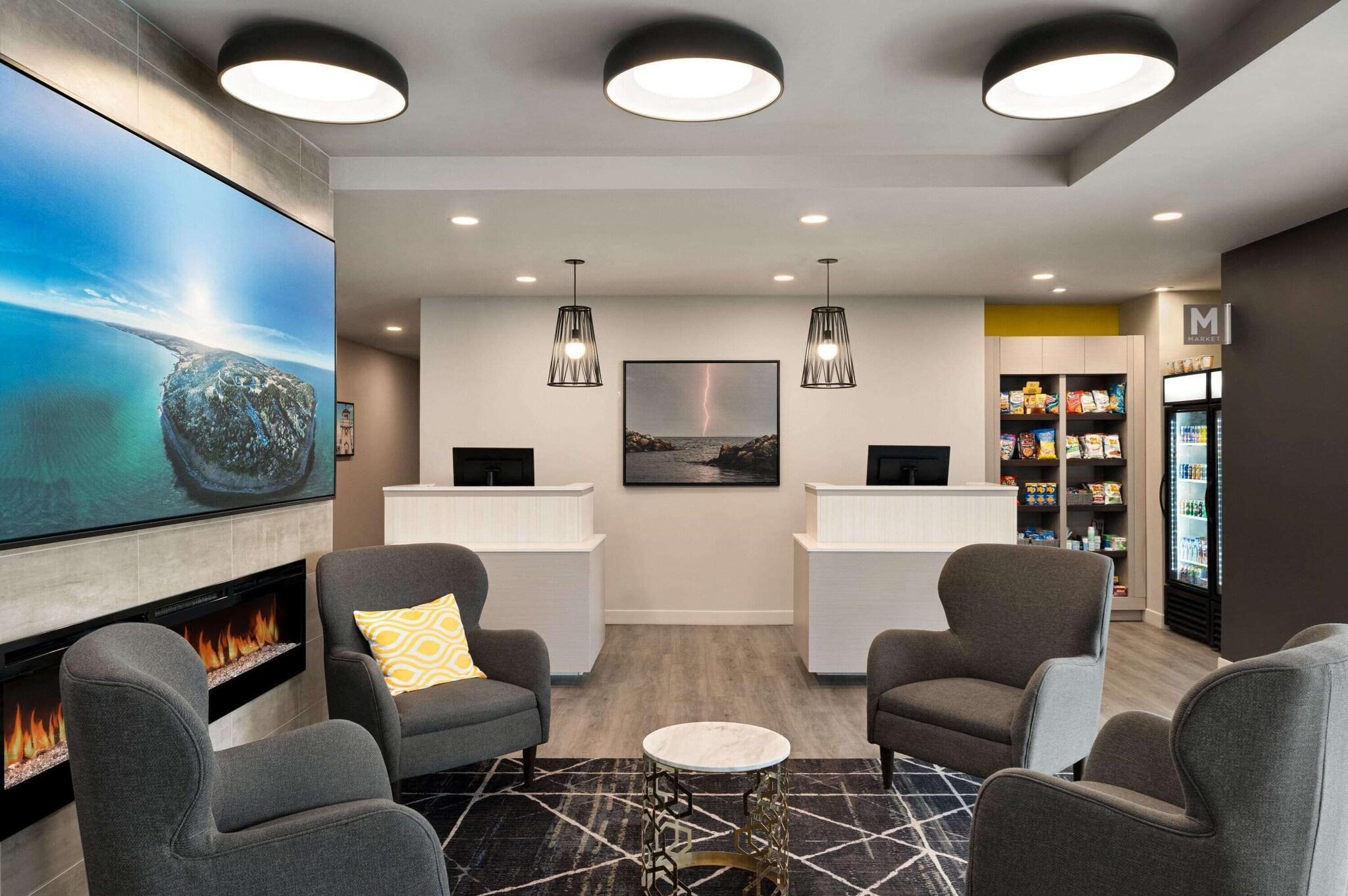 Vista Lobby Microtel Inn & Suites By Wyndham Antigonish