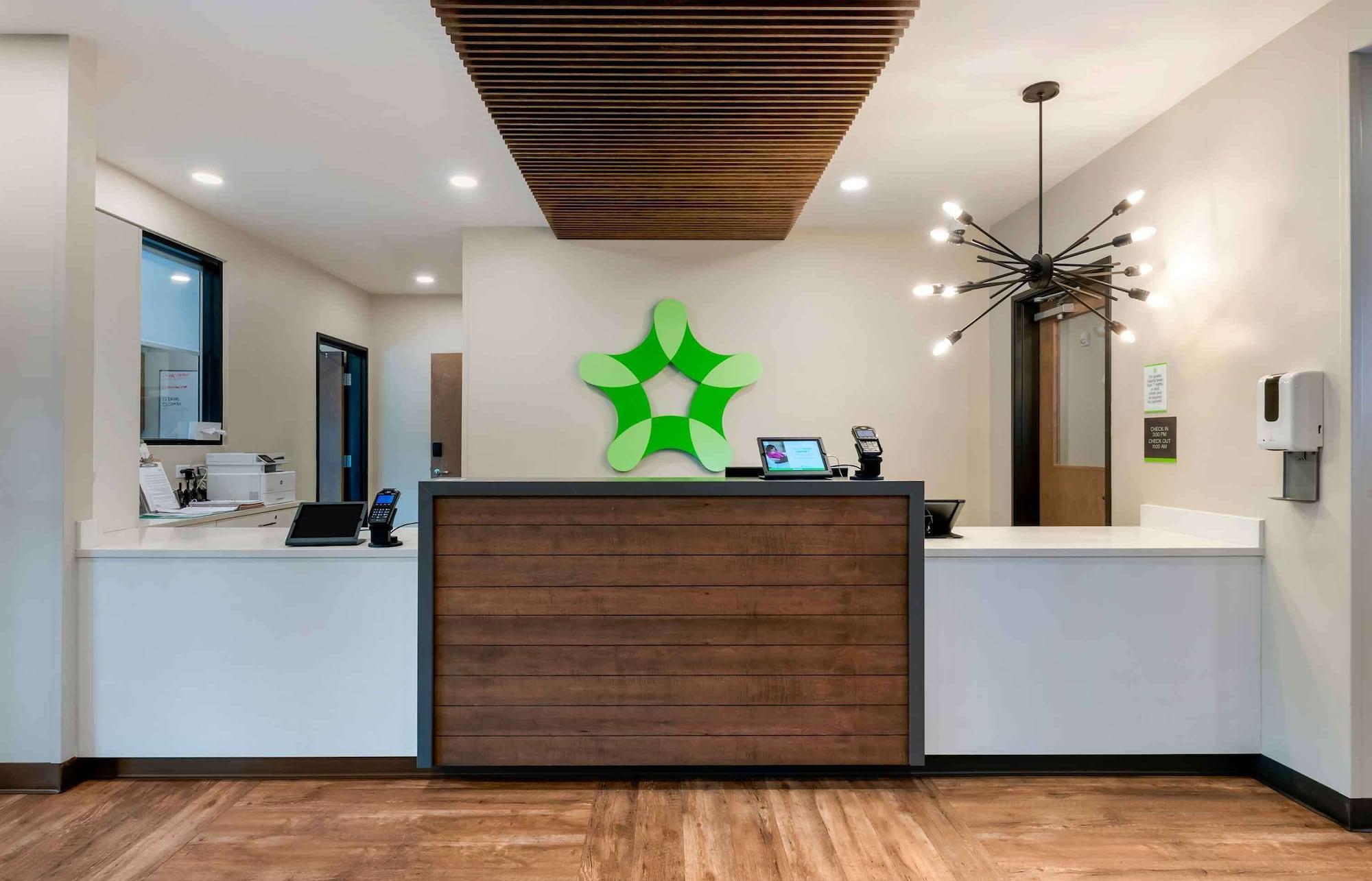 Vista Lobby Extended Stay America Premier Suites - Colorado Springs - South