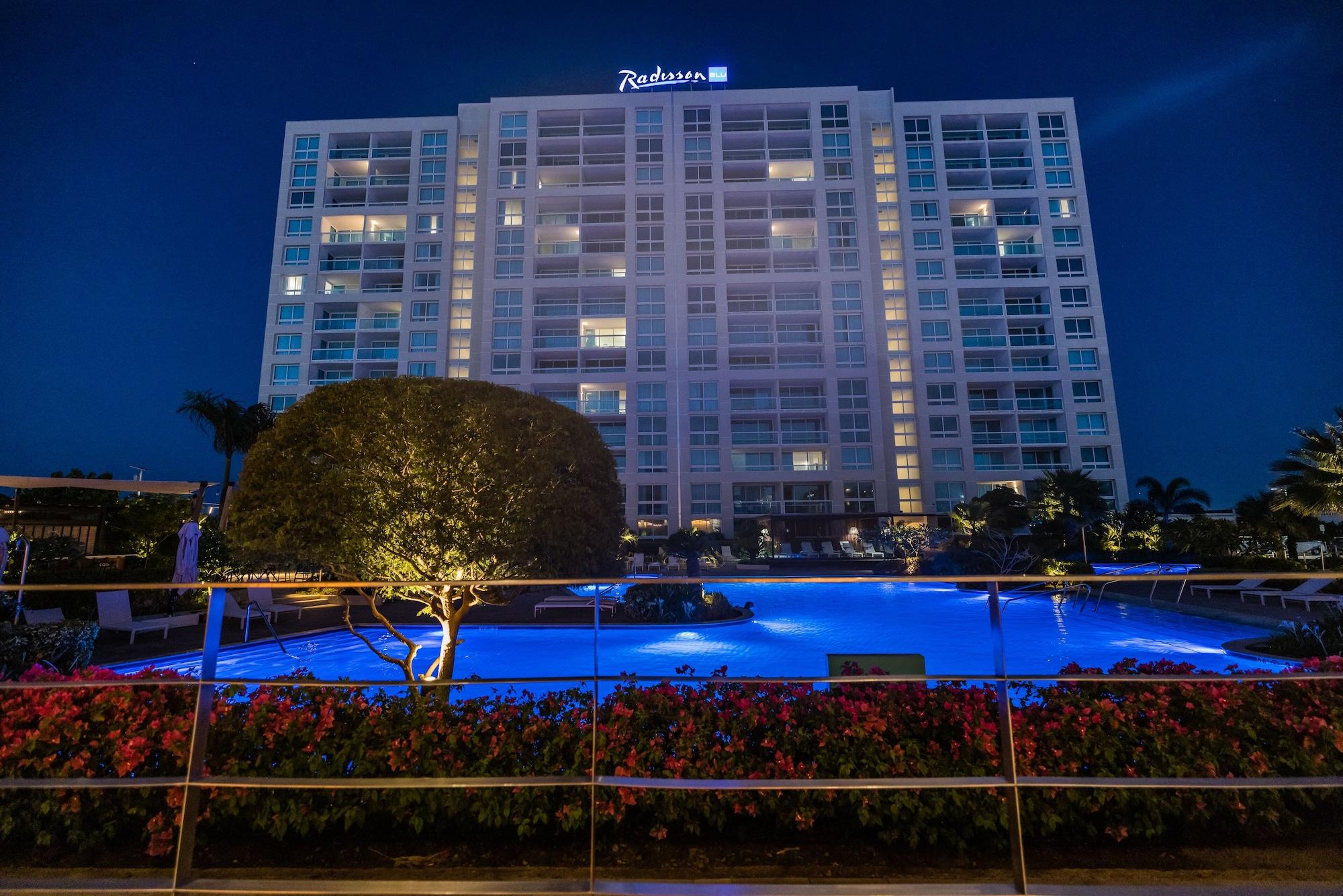 Vista Exterior Radisson Blu Aruba