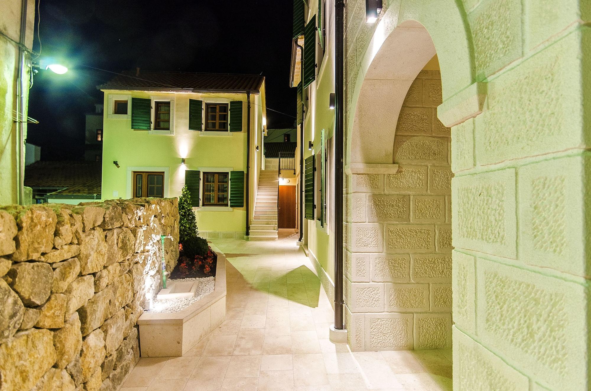 Vista Exterior Hostel Dvor
